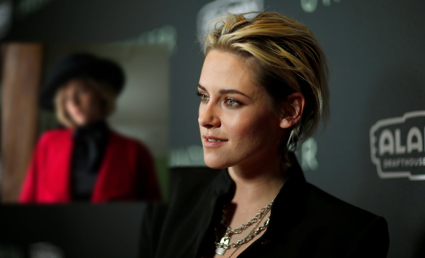 Irre Verwandlung! Kristen Stewart sieht aus wie Lady Di