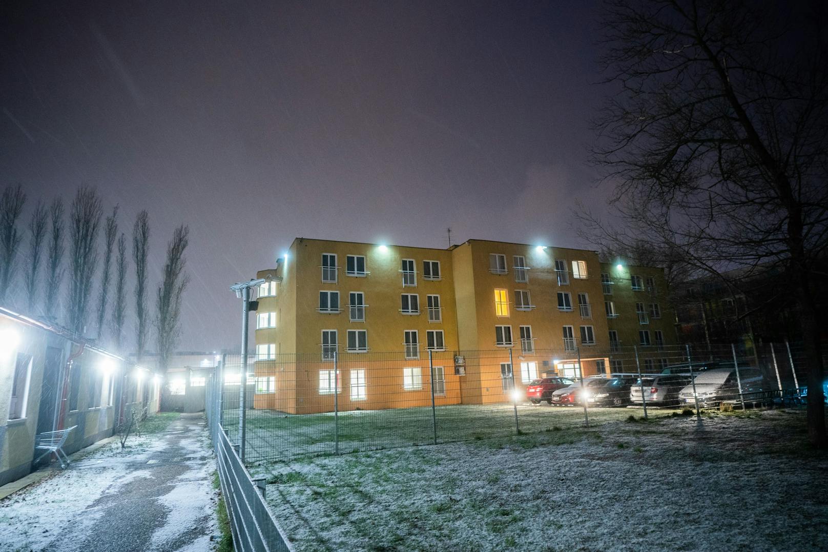 Drei Schülerinnen aus Wien und Niederösterreich wurden in der Nacht auf Donnerstag nach Georgien beziehungsweise Armenien abgeschoben.