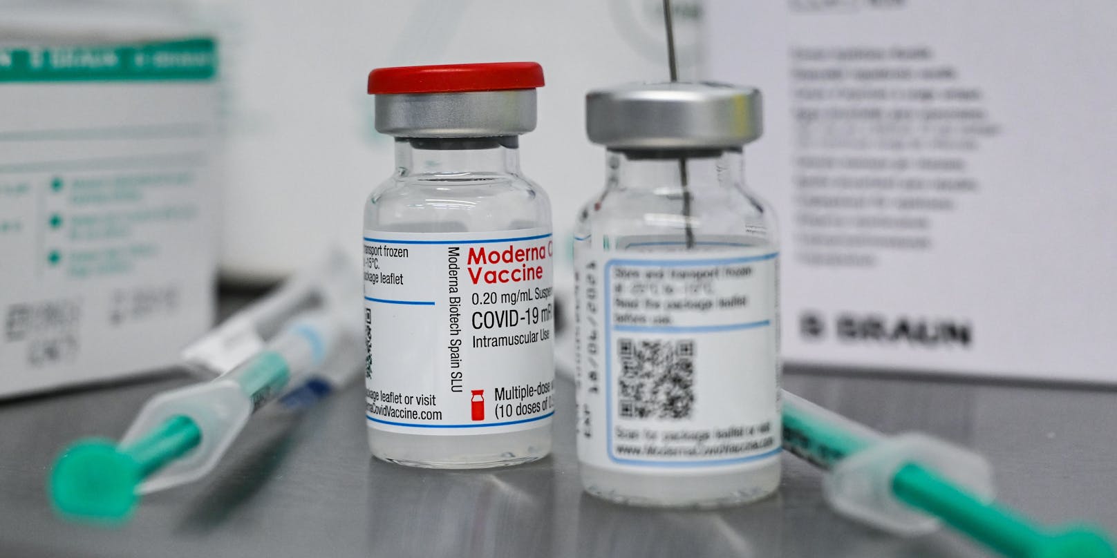 Der Moderna-Impfstoff: Weniger Dosen kommen auch von diesem Impfstoff.