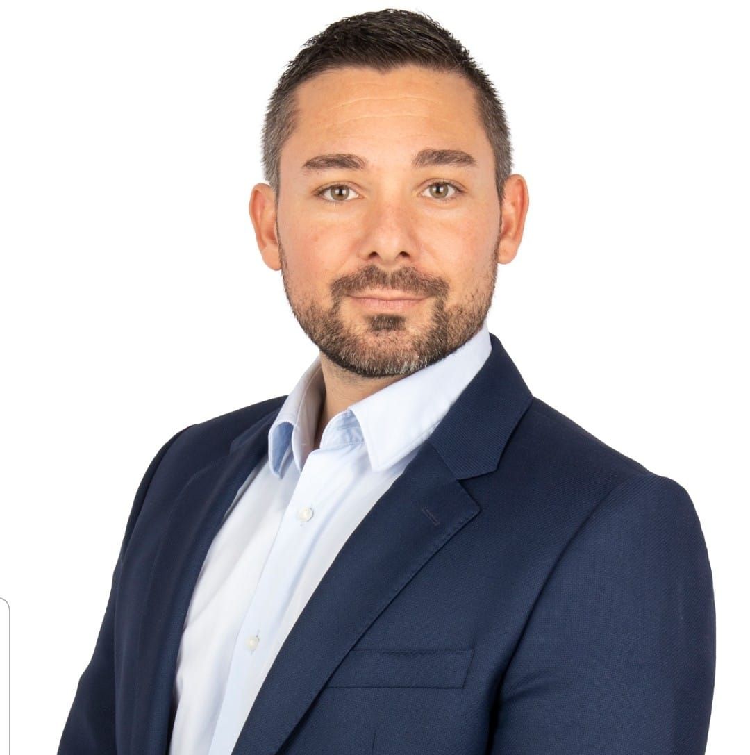 Der FP-Politiker Markus Hofbauer war auch auf einer Demo.