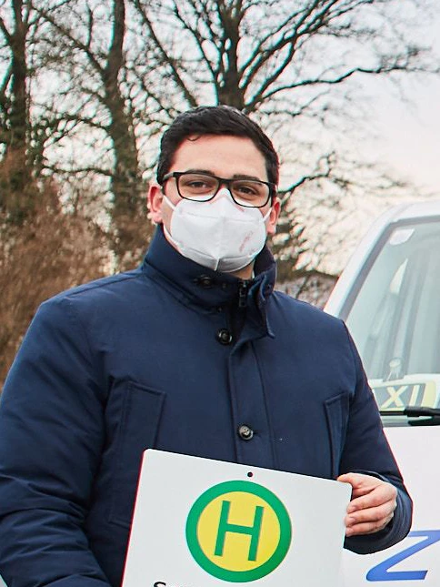 Bürgermeister Patrick Strobl (VP) setzt sich für gratis FFP2-Masken ein.