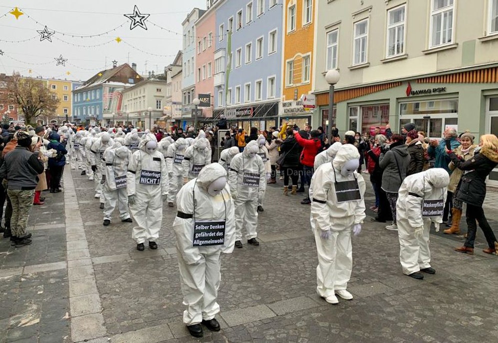 Im Innviertel gab es vermummte Corona-Demos.