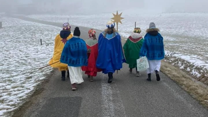 Die Kinder aus Niedernondorf bei ihrer Sternsinger-Tour.