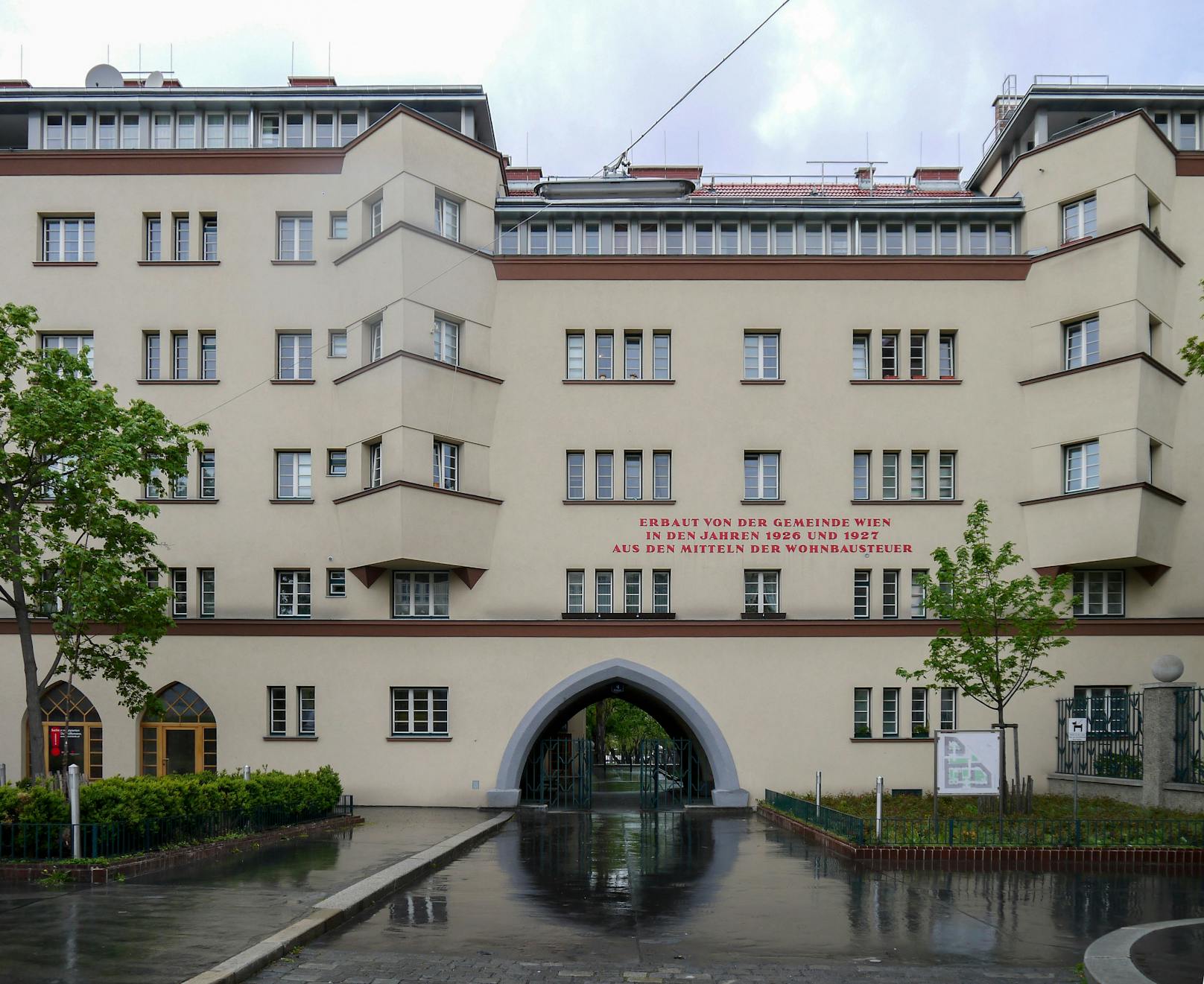 Die Stadt Wien erleichtert befristet Zugang zu Gemeindewohnungen.