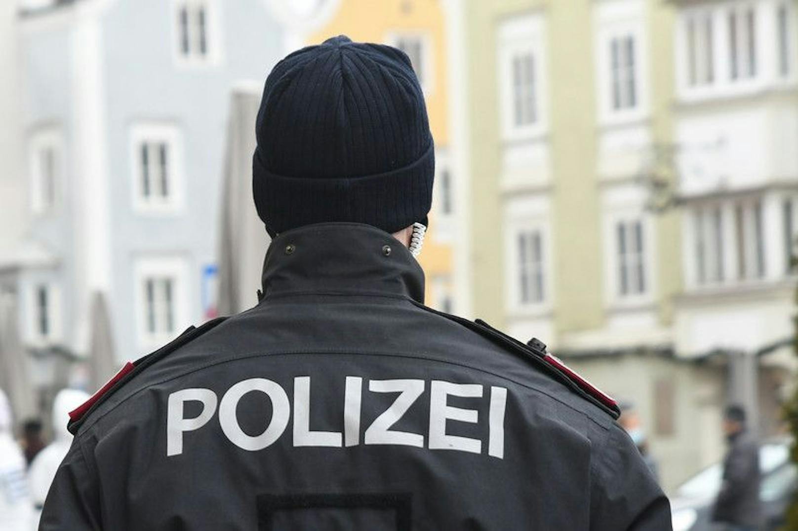 Polizisten nahmen in Linz einen Terrorverdächtigen fest (Symbolfoto).