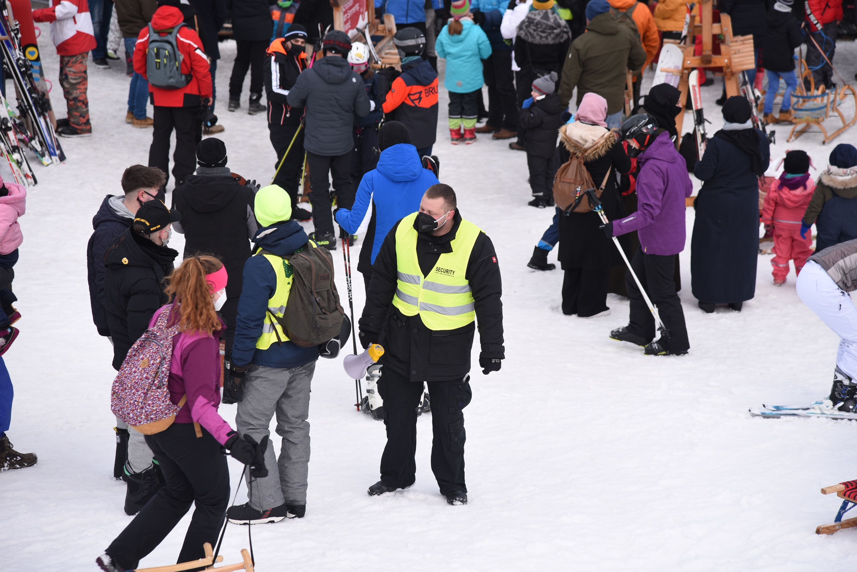 Massen-Andrang: Und wieder stürmten zahlreiche den Zauberberg Semmering.