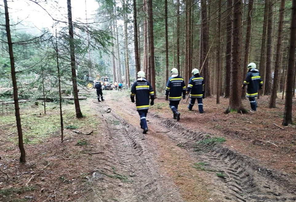 Der Landwirt wurde am Bein schwer verletzt.