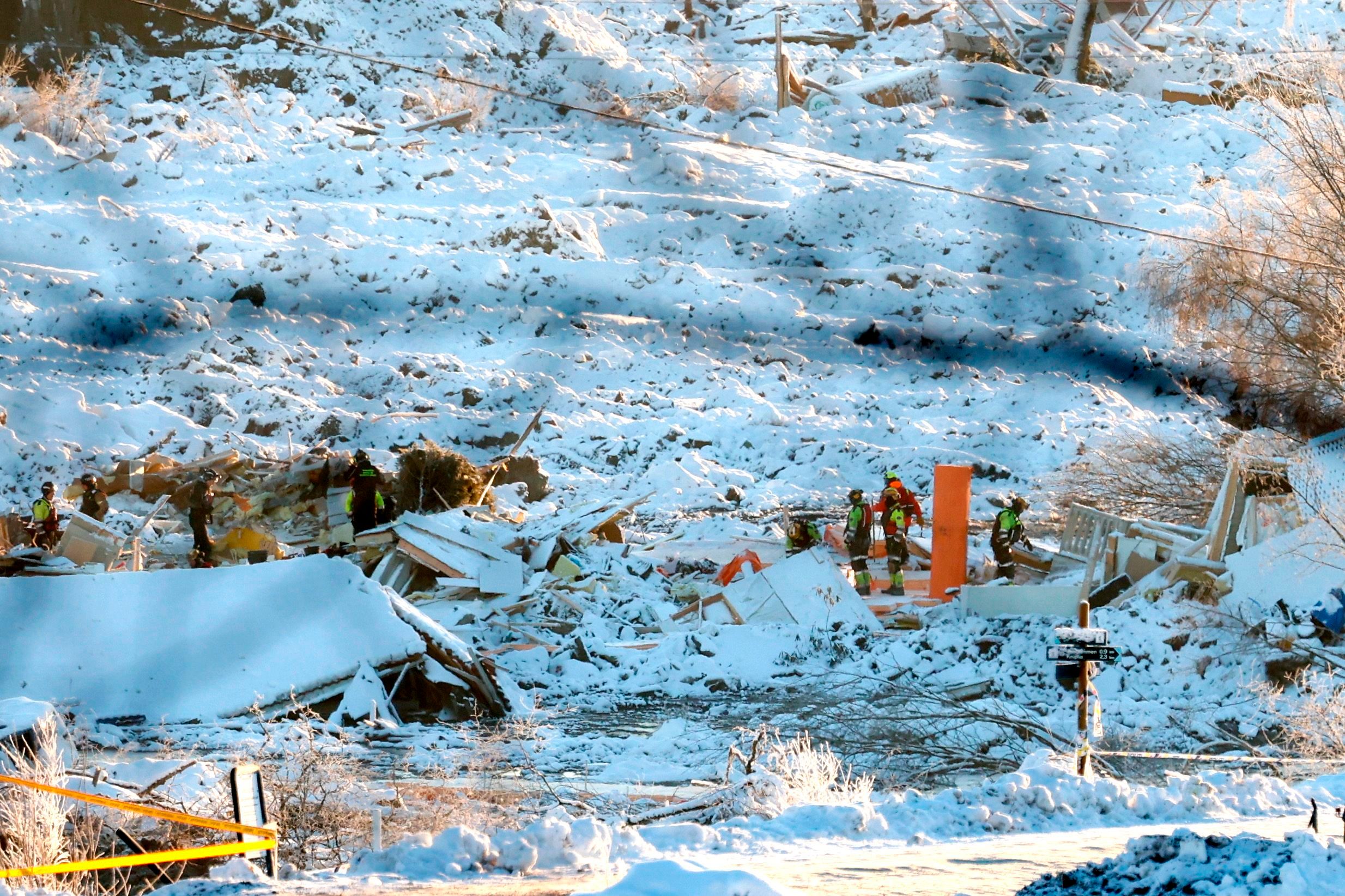 Auch am Sonntag geht die Suche nach Vermissten weiter. 