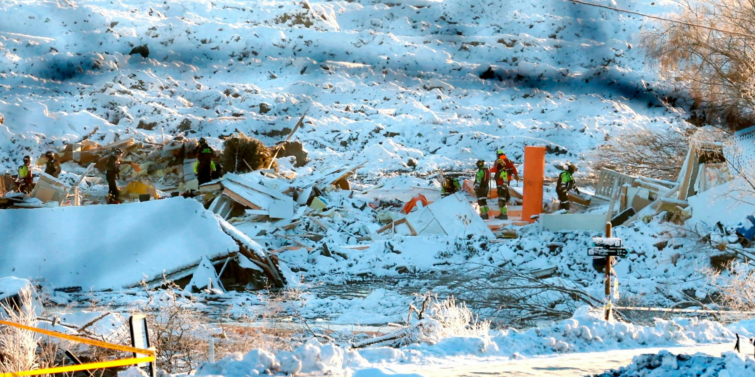 Auch am Sonntag geht die Suche nach Vermissten weiter. 