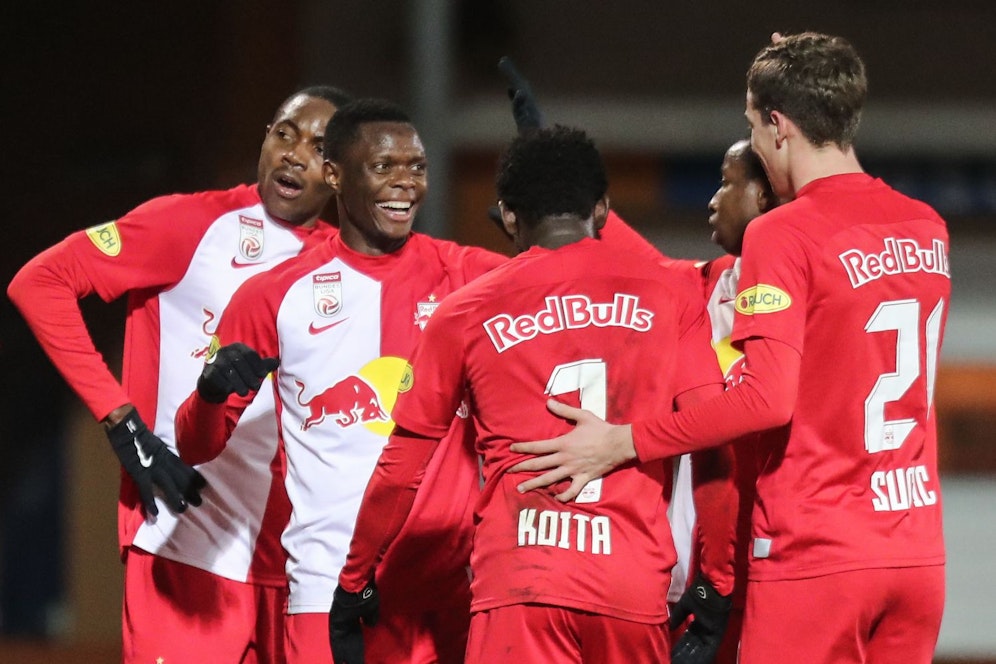 Salzburg feiert den nie gefährdeten Erfolg in Hartberg. 