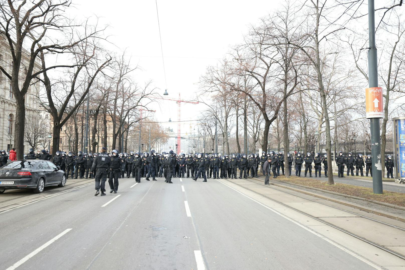 Die Blockade durch die Polizei hielt nicht lang.