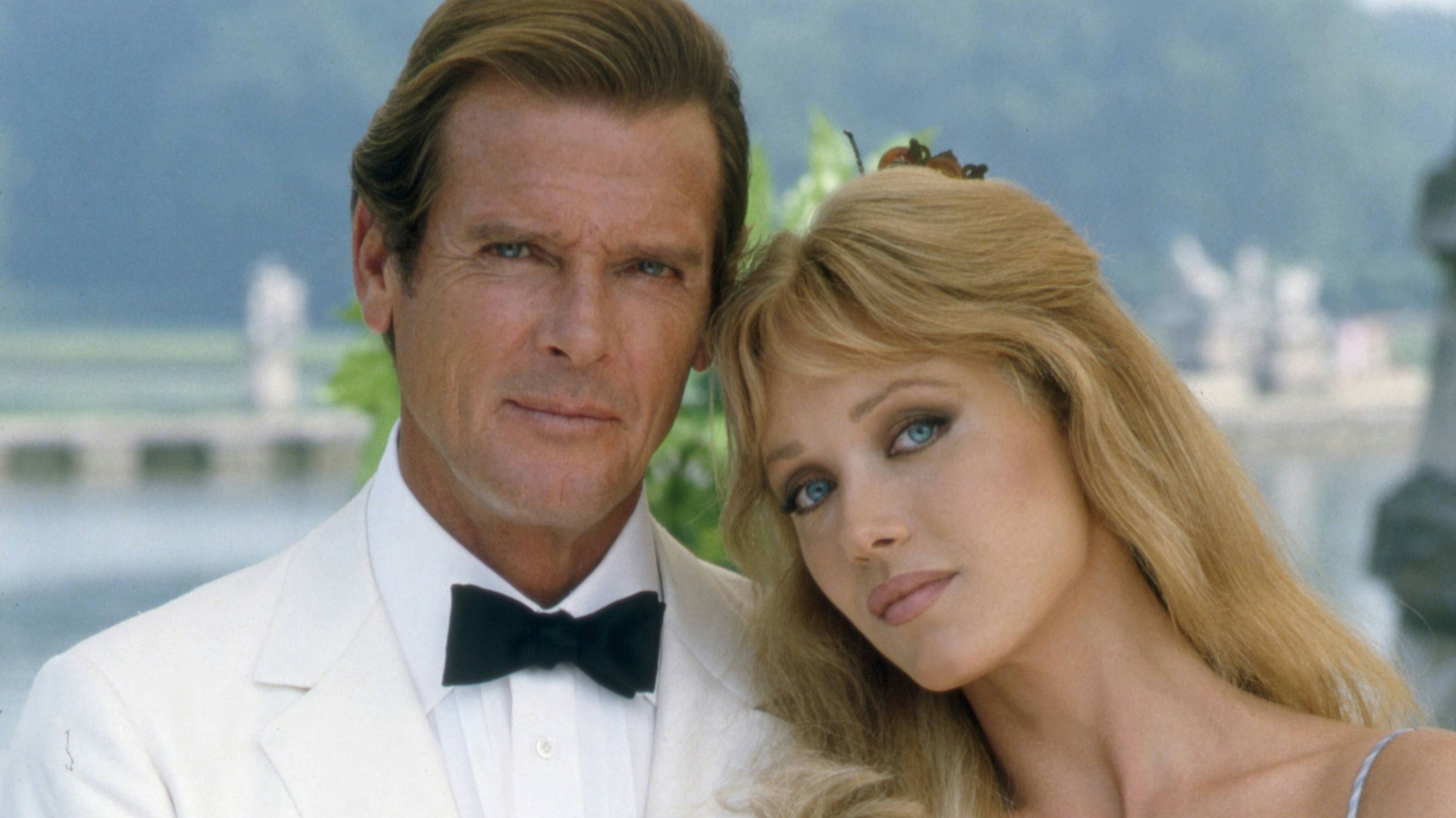 Roger Moore, Tanya Roberts