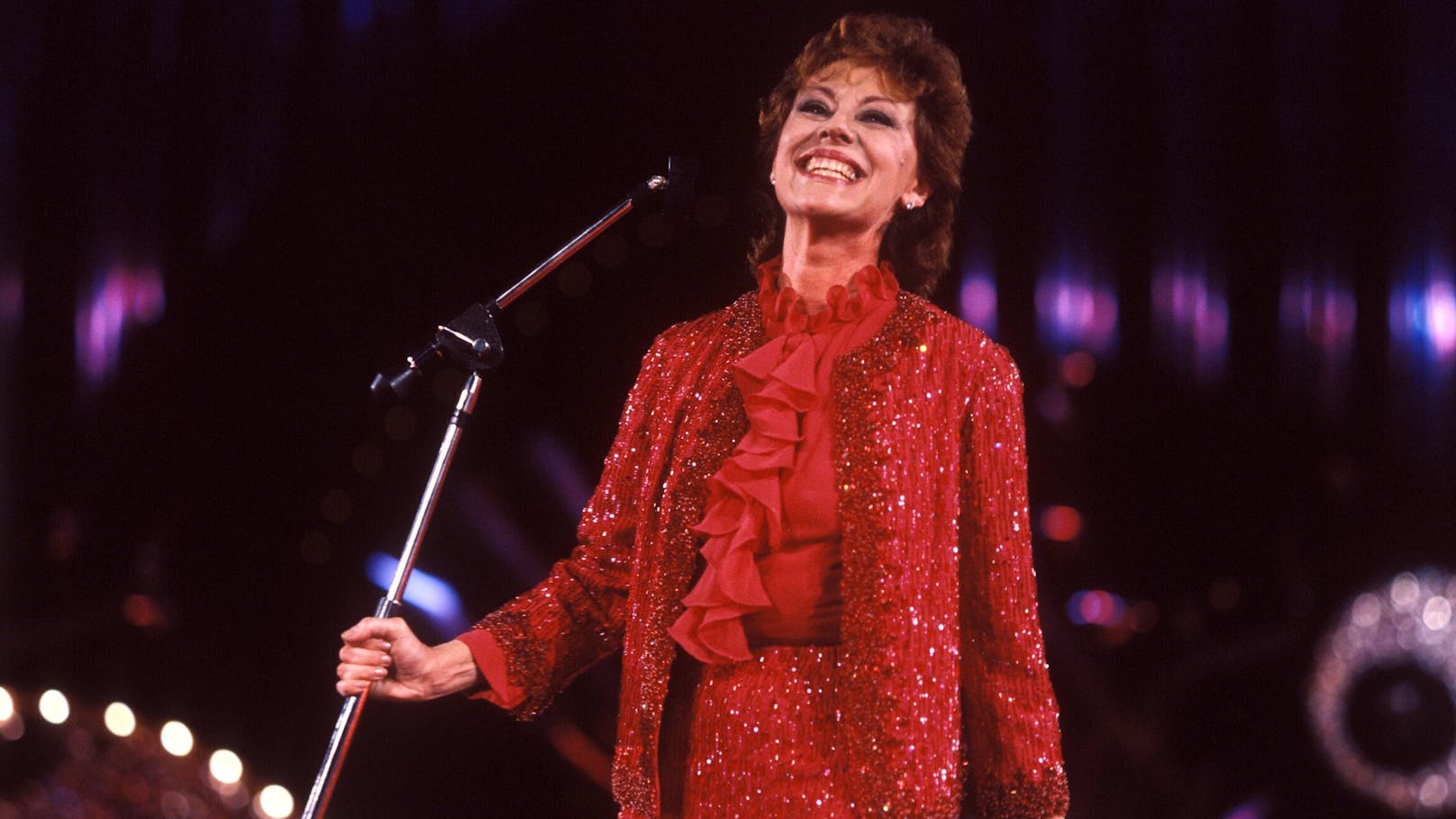 Schlagerlegende&nbsp;<strong>Caterina Valente</strong>, italienische/französische Grammy-nominierte Sängerin, Gitarristin und Tänzerin, ist am 9. September 2024 friedlich in ihrem Haus in Lugano (Schweiz), eines natürlichen Todes gestorben. Sie war 93 Jahre alt.