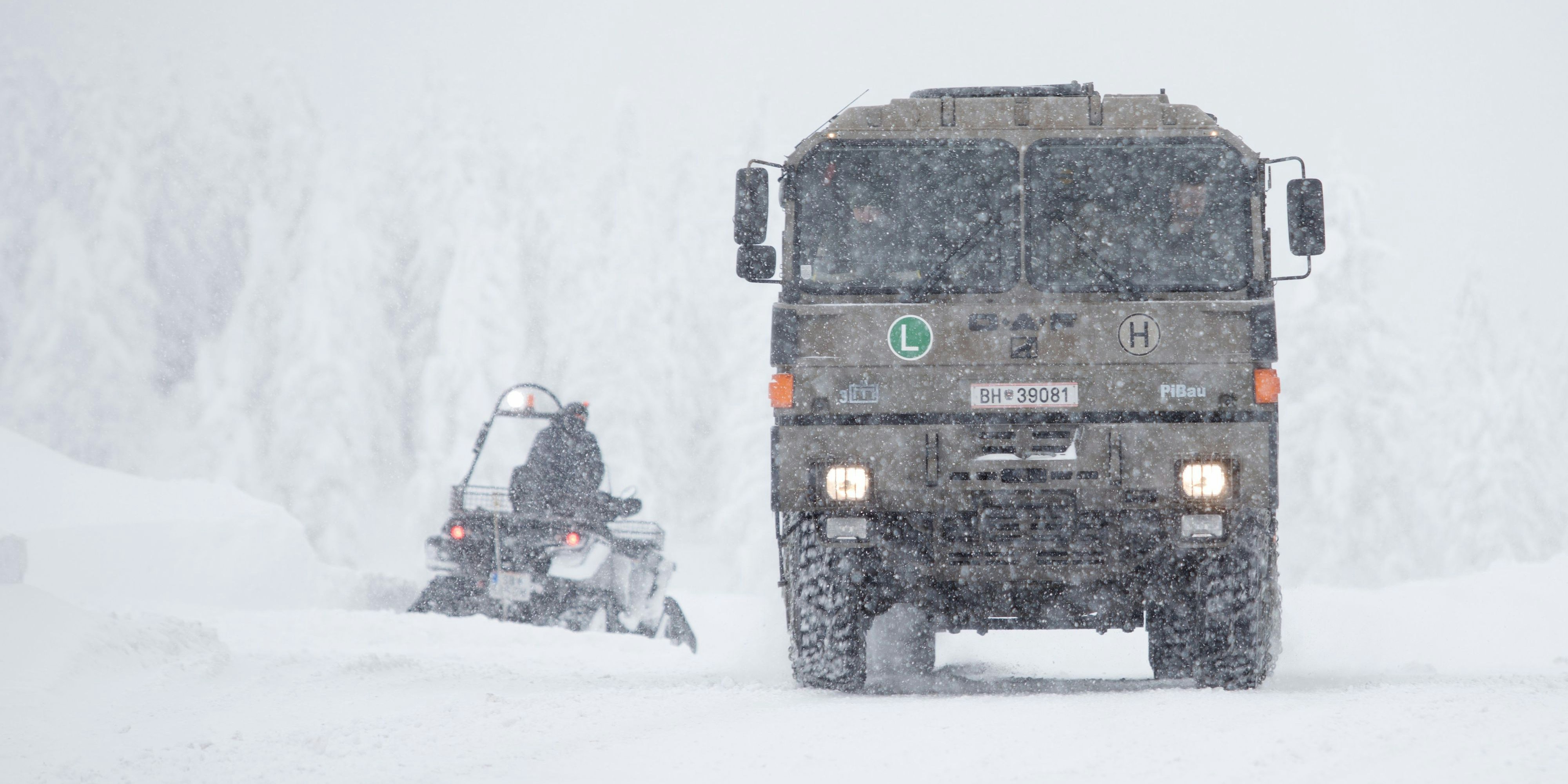 Im Kampf gegen die Schneemassen setzt man in Kärnten nun sogar auf die Unterstützung des Bundesheeres. Archivbild.