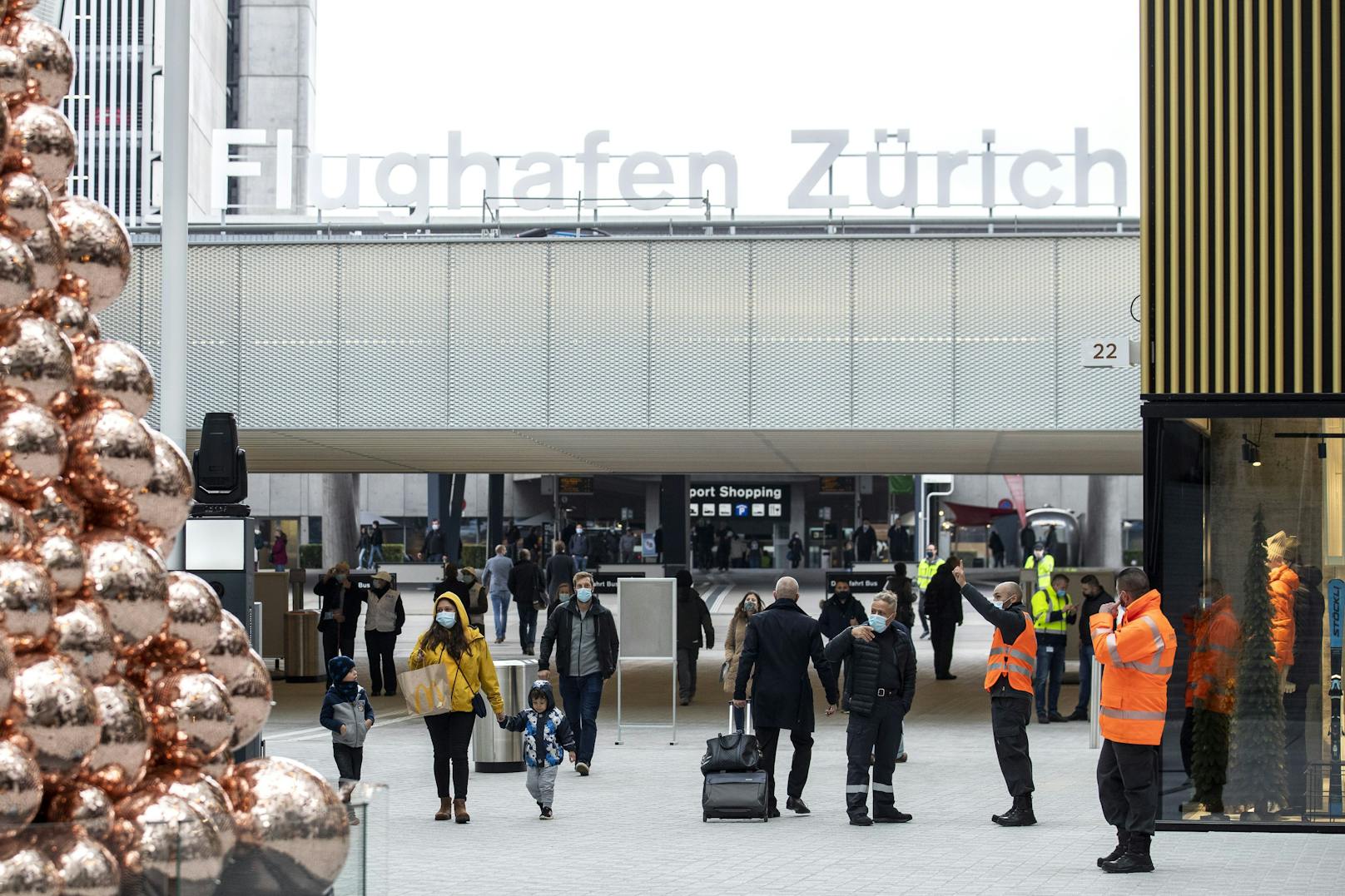 Die Polizei hat die 17-Jährige am Flughafen in Zürich erwischt. 