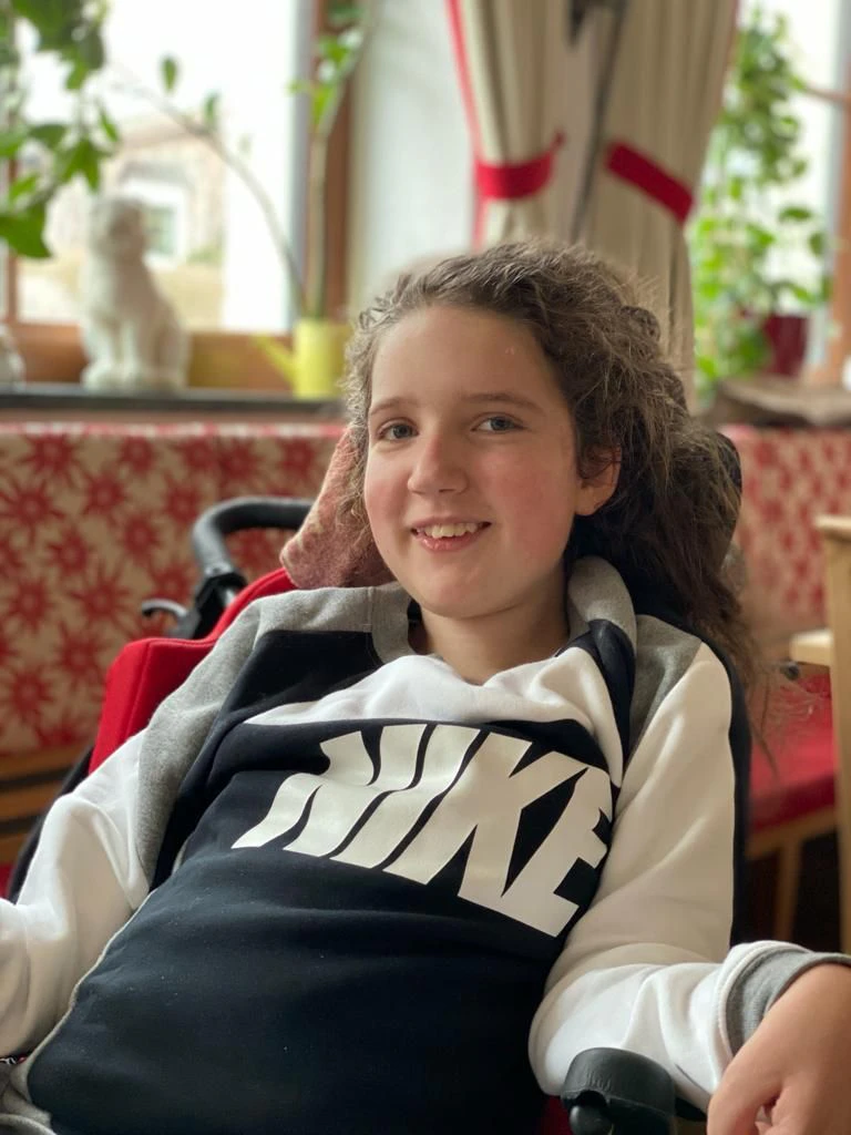 Nicola (14)