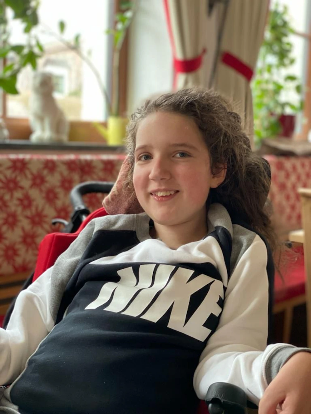 Nicola (14)