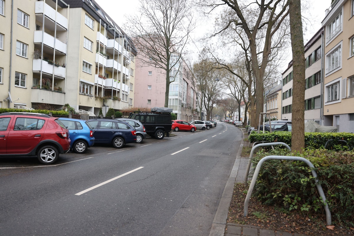 Die 67-Jährige wurde mit einem Rettungshubschrauber ins Krankenhaus gebracht, wo sie verstarb. .