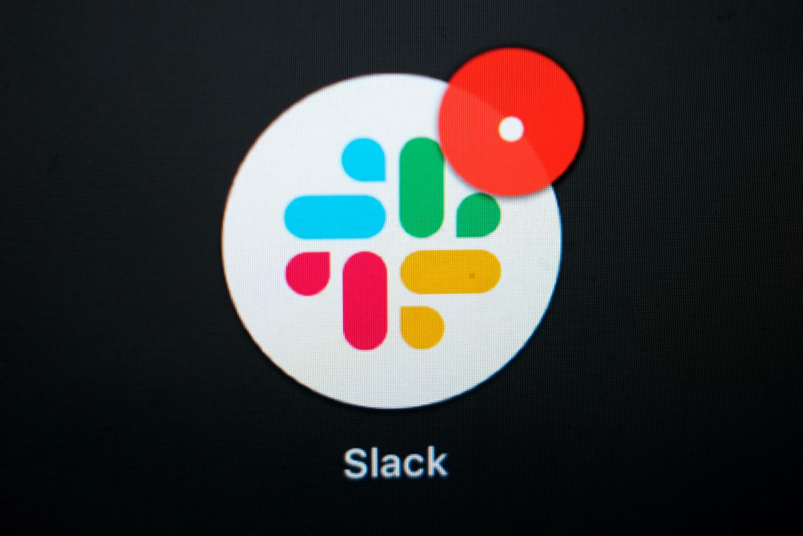 Für "Slack" kommen die Probleme zusätzlich ungelegen, da die Firma gerade in Verkaufsgesprächen ist.