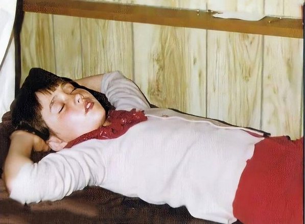 Nach knapp 40 Jahren verzaubert dieser Schnappschuss eines einstigen Kinderstars noch immer die Herzen der Fangemeinde.<br>