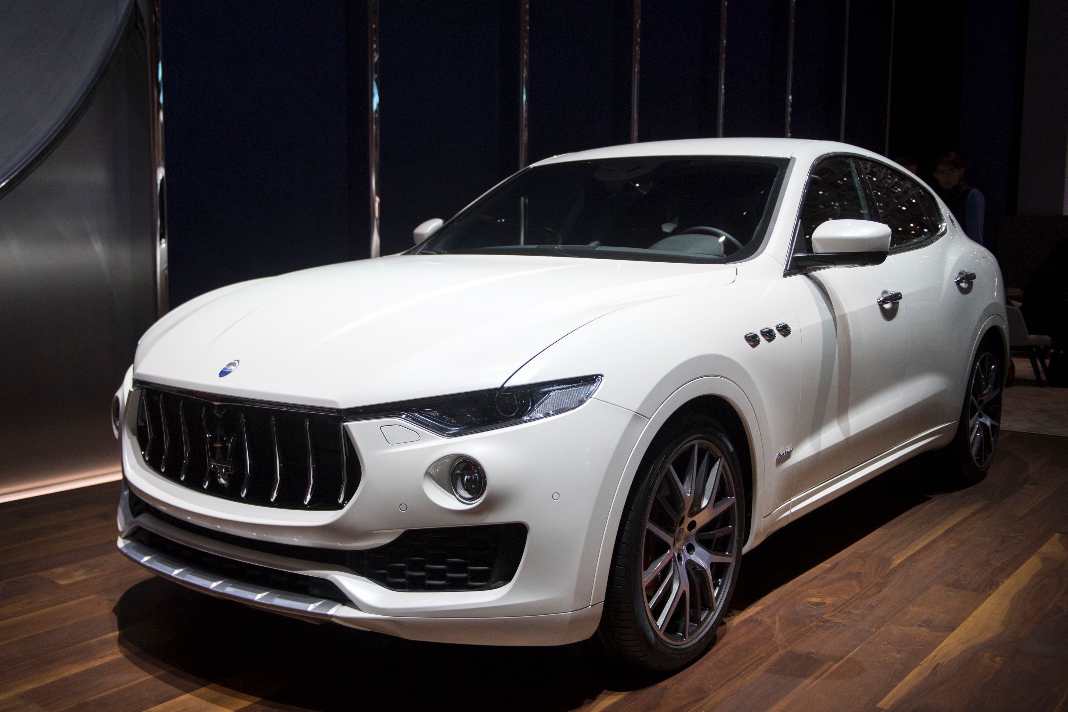 Weil er die Geldstrafe nicht bezahlen wollte, ging ein Schweizer freiwillig ins Gefängnis und vor dort mit einem Maserati vor. Symbolbild. 