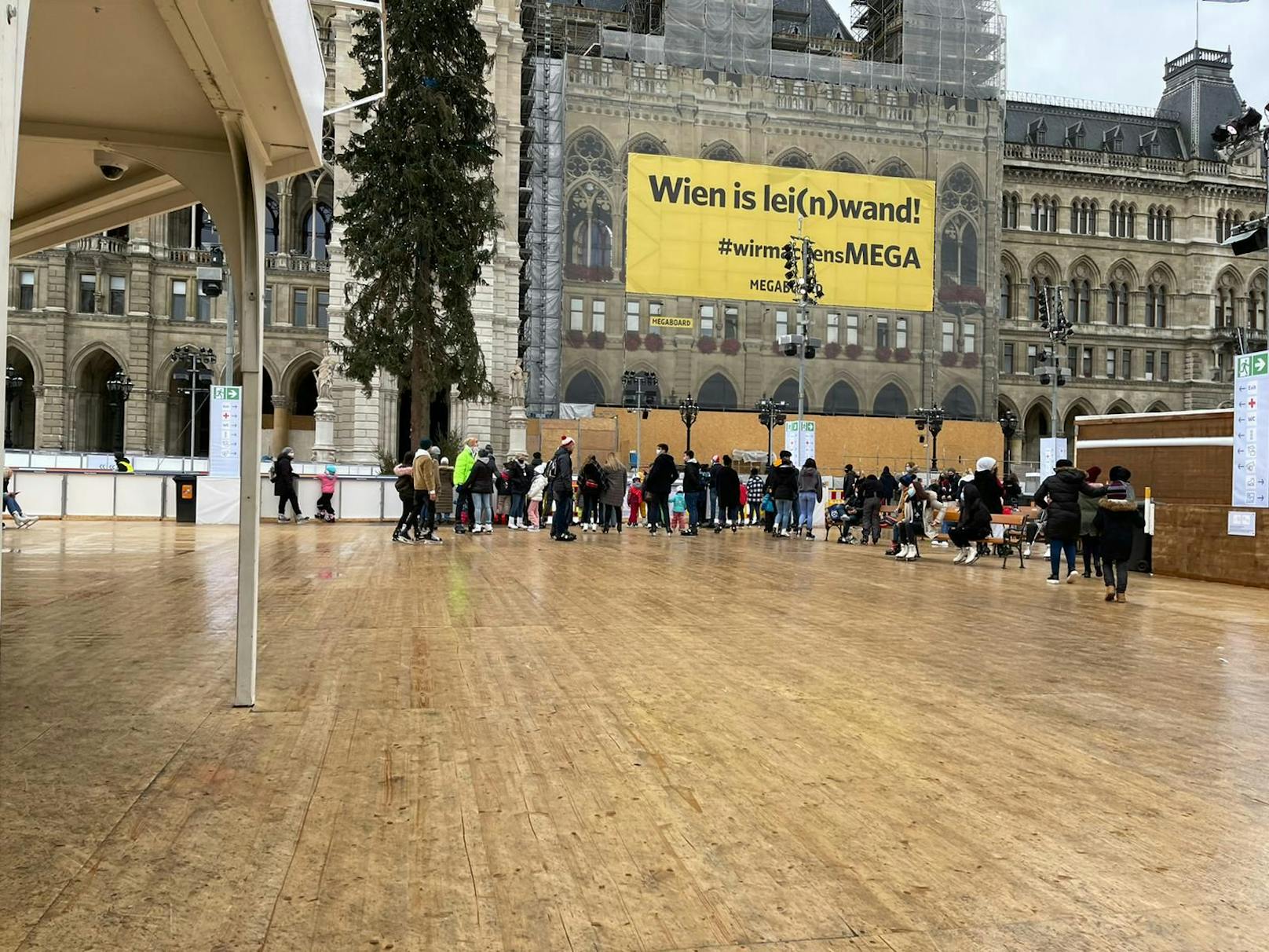 Wiener nutzten den Feiertag, um Eislaufen zu gehen.