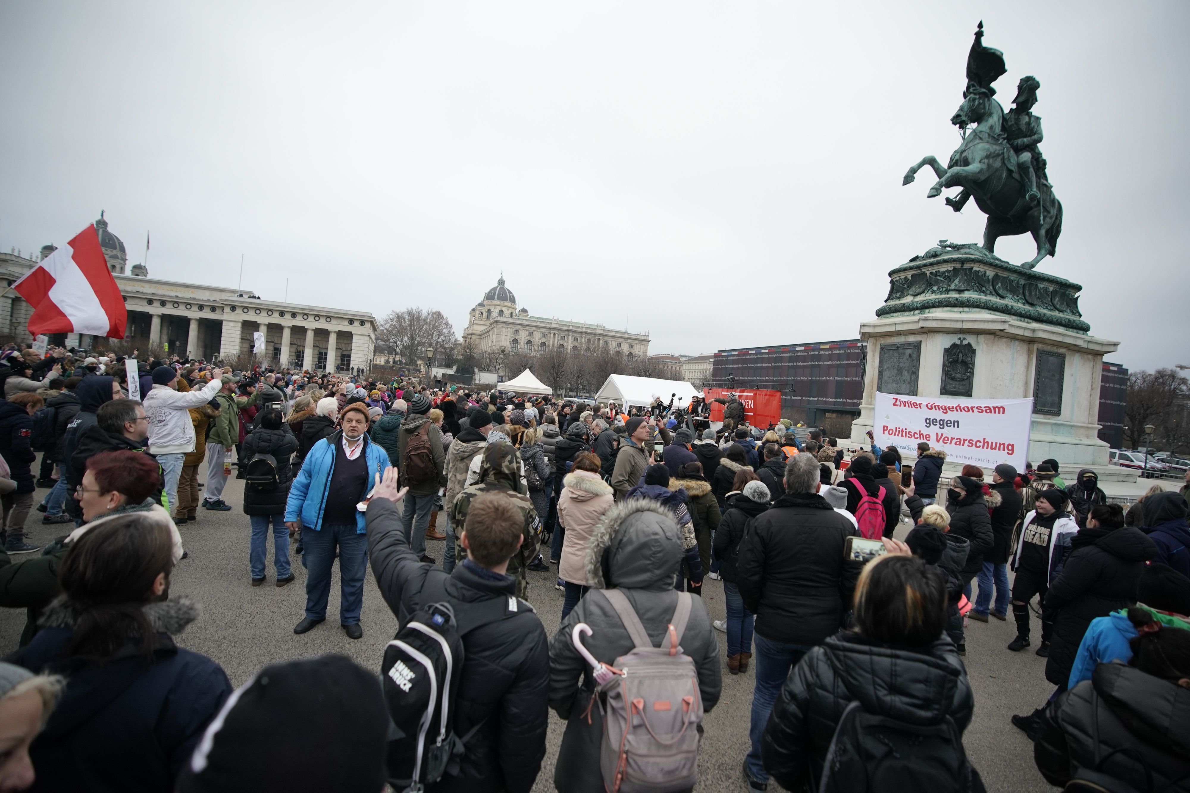 Anti-Corona-Aktivisten am Wiener Heldenplatz (Symbolbild)
