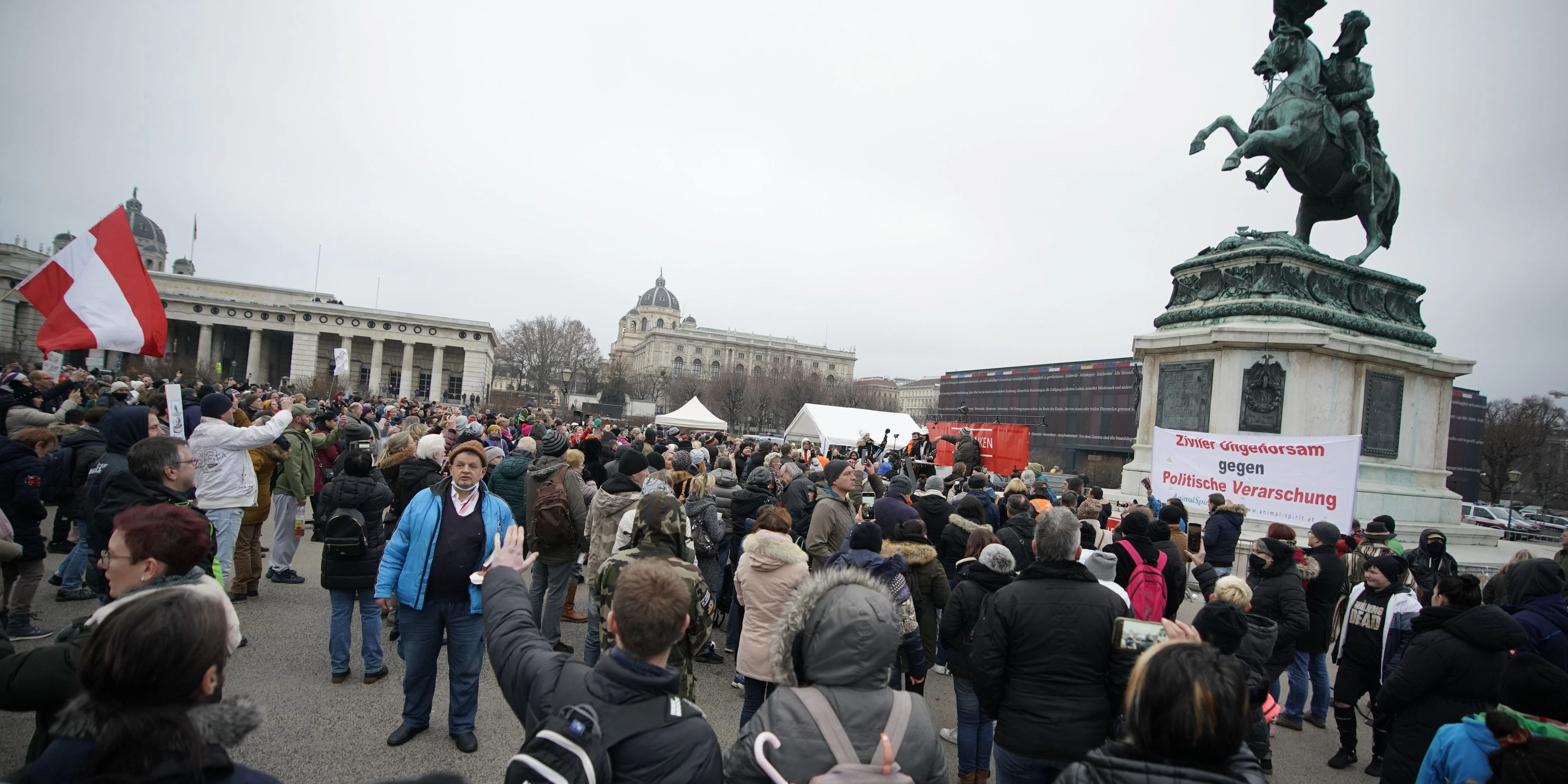 Anti-Corona-Aktivisten am Wiener Heldenplatz (Symbolbild). 