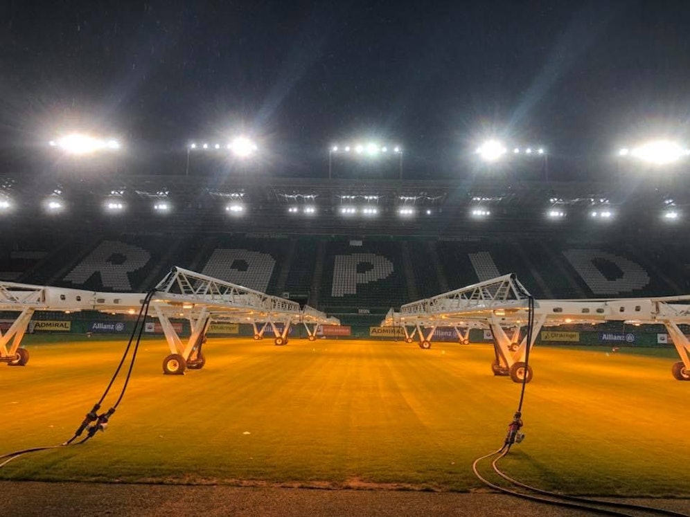 Überdimensionale Wärmelampen kommen im Allianz Stadion zum Einsatz.
