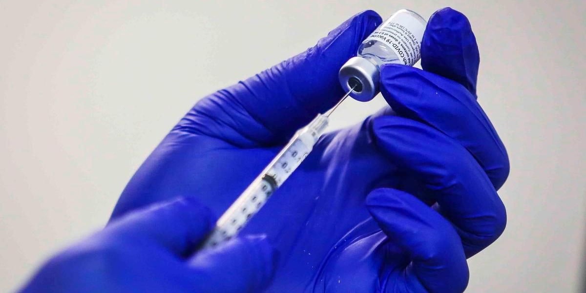 Der von Biontech und Pfizer entwickelte Corona-Impfstoff schützt laut einer neuen Studie auch vor den in Grossbritannien und Südafrika aufgetauchten Varianten des Virus.
