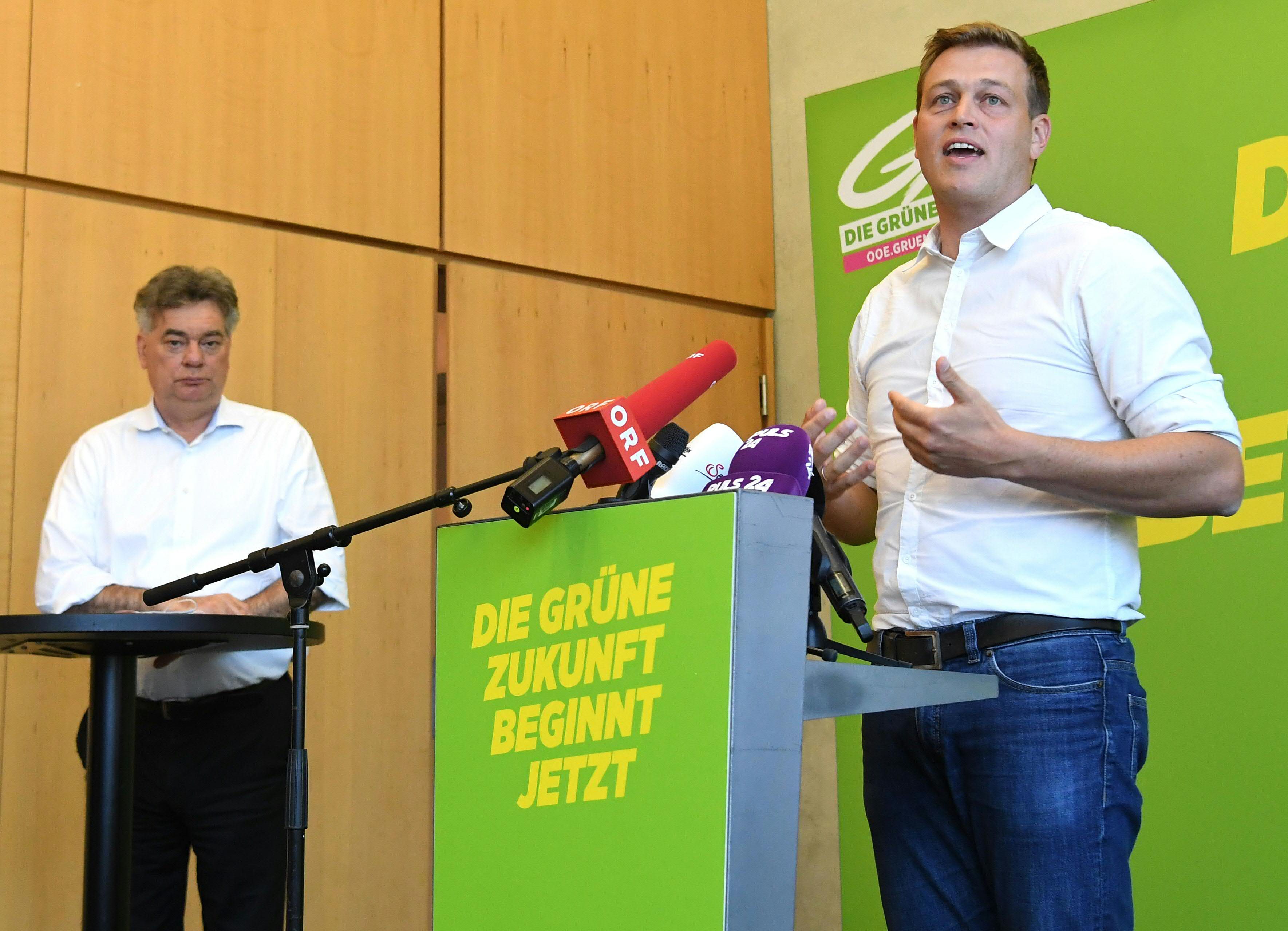 Vizekanzler Werner Kogler (Grüne) und der Spitzenkandidat für die OÖ-Wahl Stefan Kaineder (Grüne)