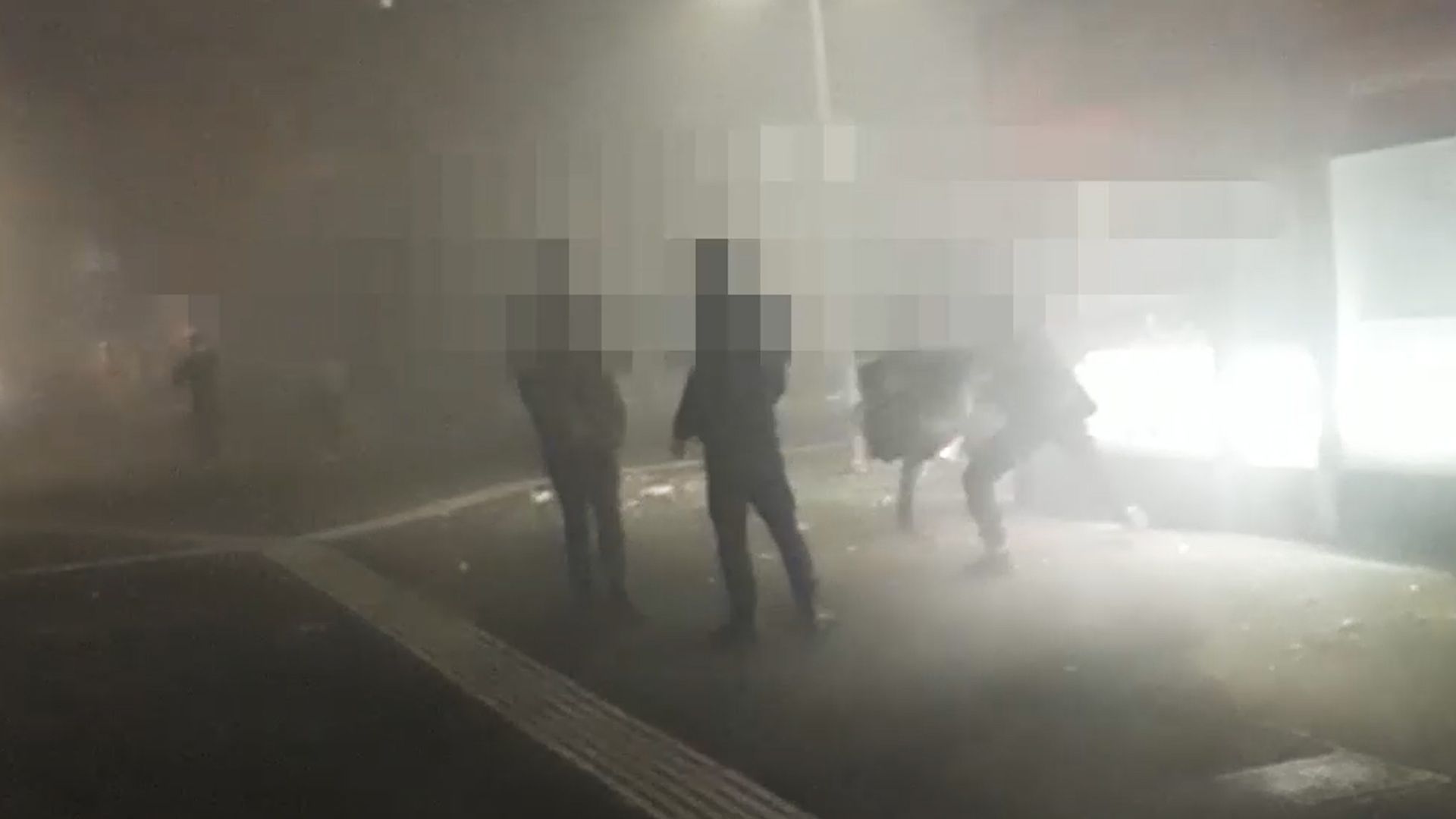 In der Silvesternacht randalierten Jugendliche am Reumannplatz.