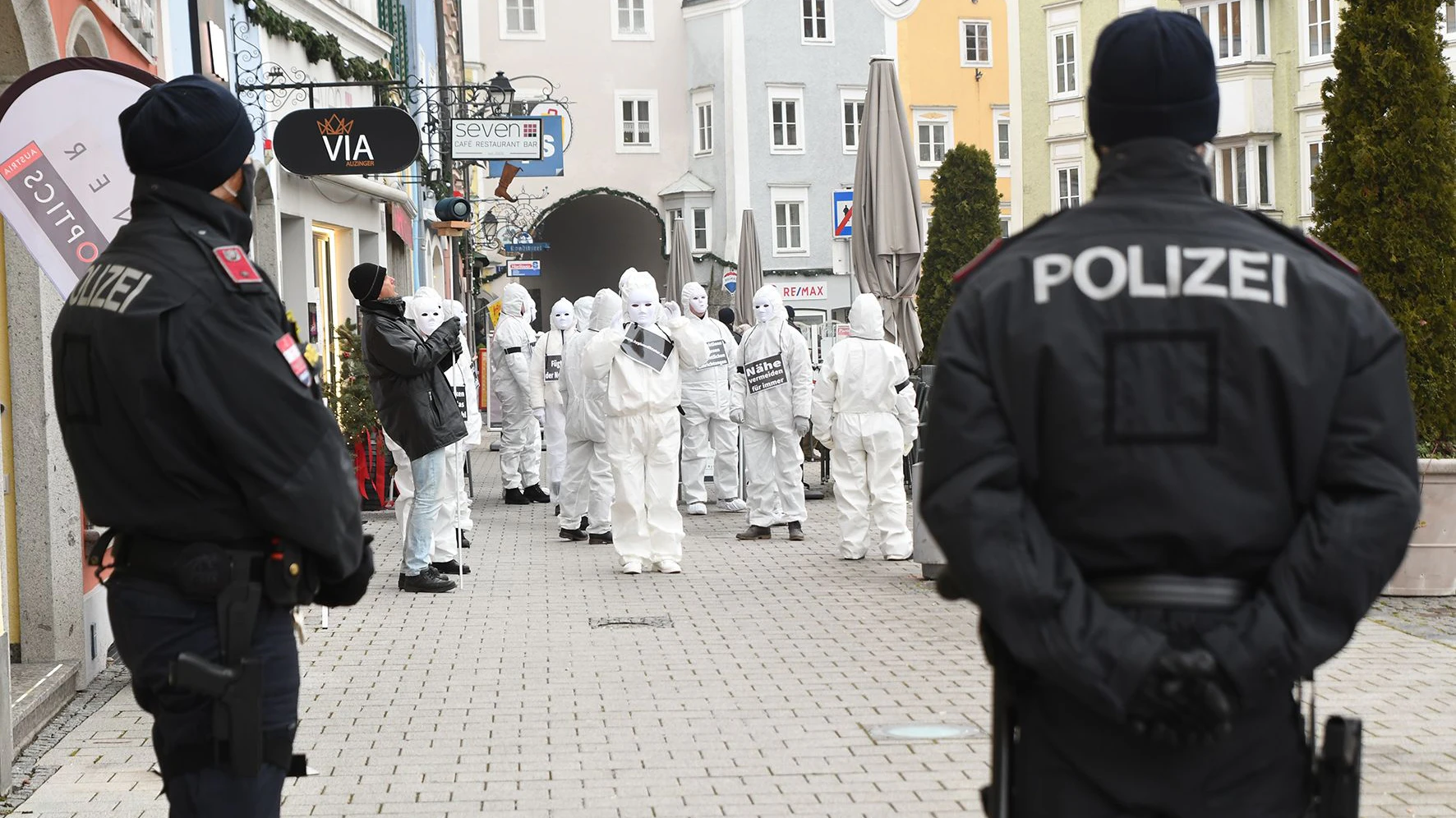 Das Innenministerium hat nach einer Abstimmung mit den Landespolizeidirektionen Richtlinien für Demonstrationen gegen Corona-Maßnahmen veröffentlicht. 