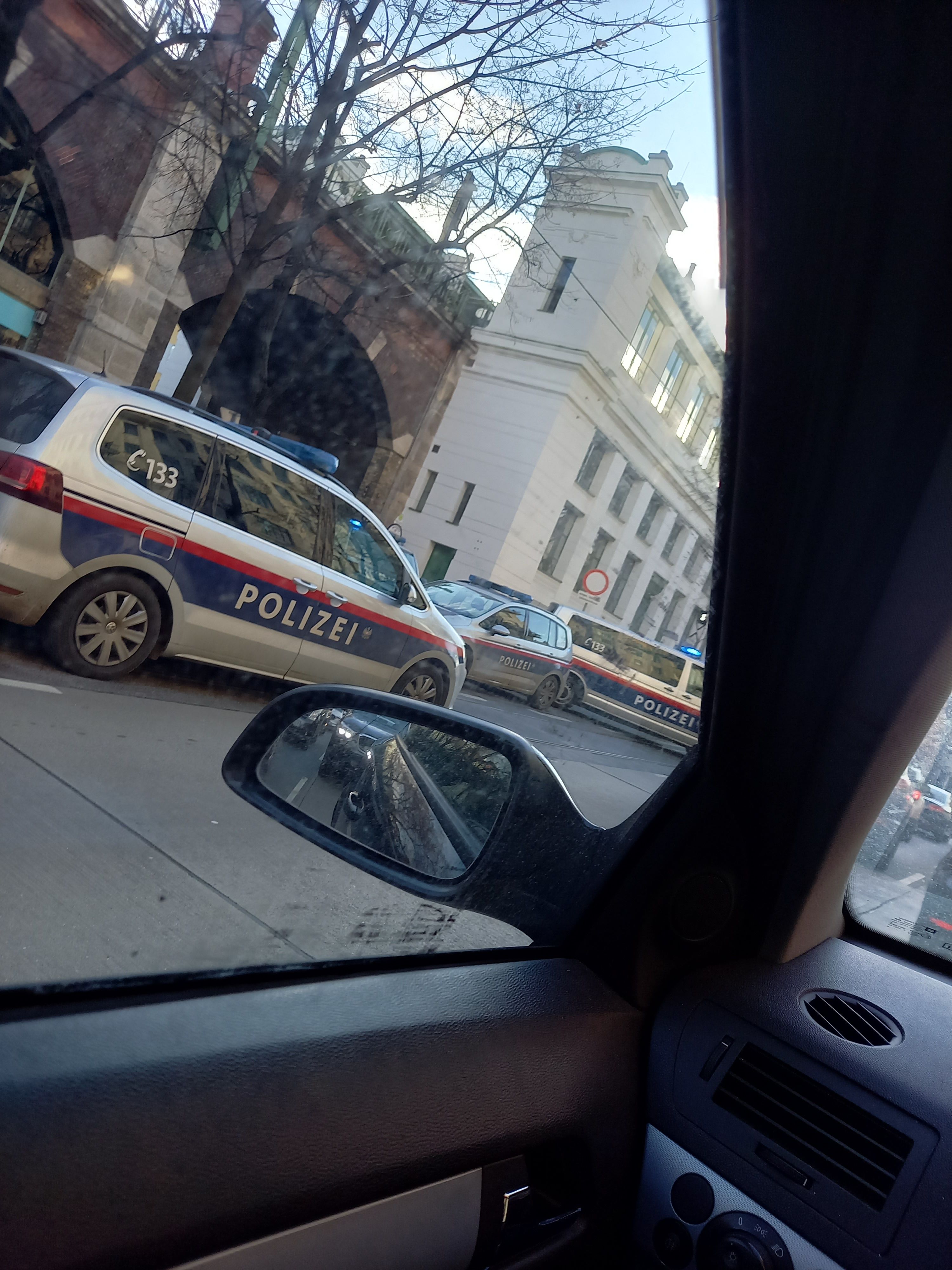 Die Polizei war in Wien-Döbling bei der Kindesabnahme vor Ort.
