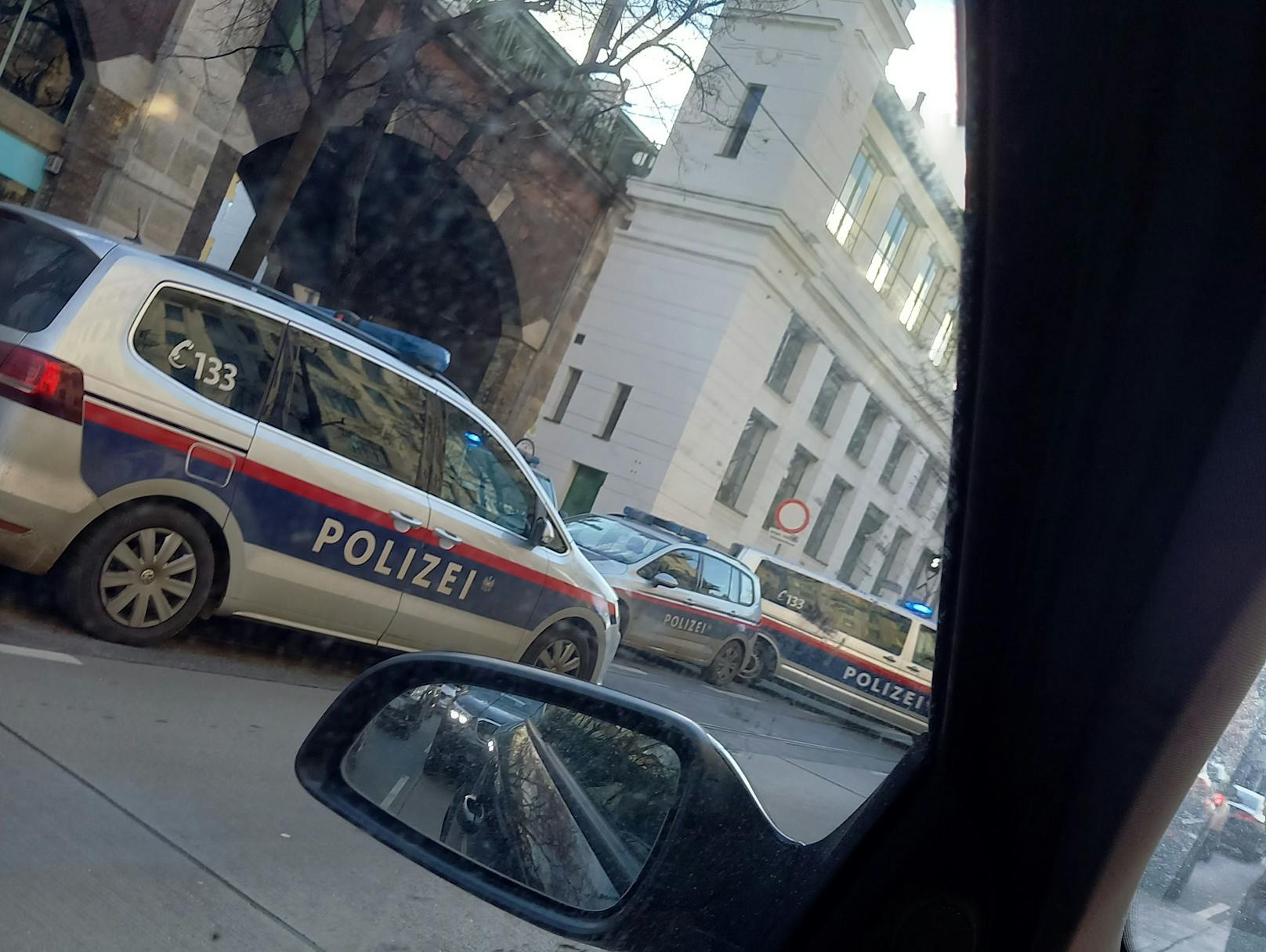 Die Polizei war in Wien-Döbling bei der Kindesabnahme vor Ort.