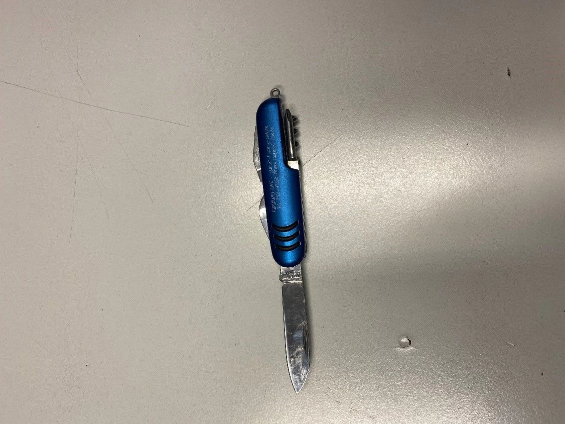 Mit diesem Messer wurde der Bankangestellte bedroht.