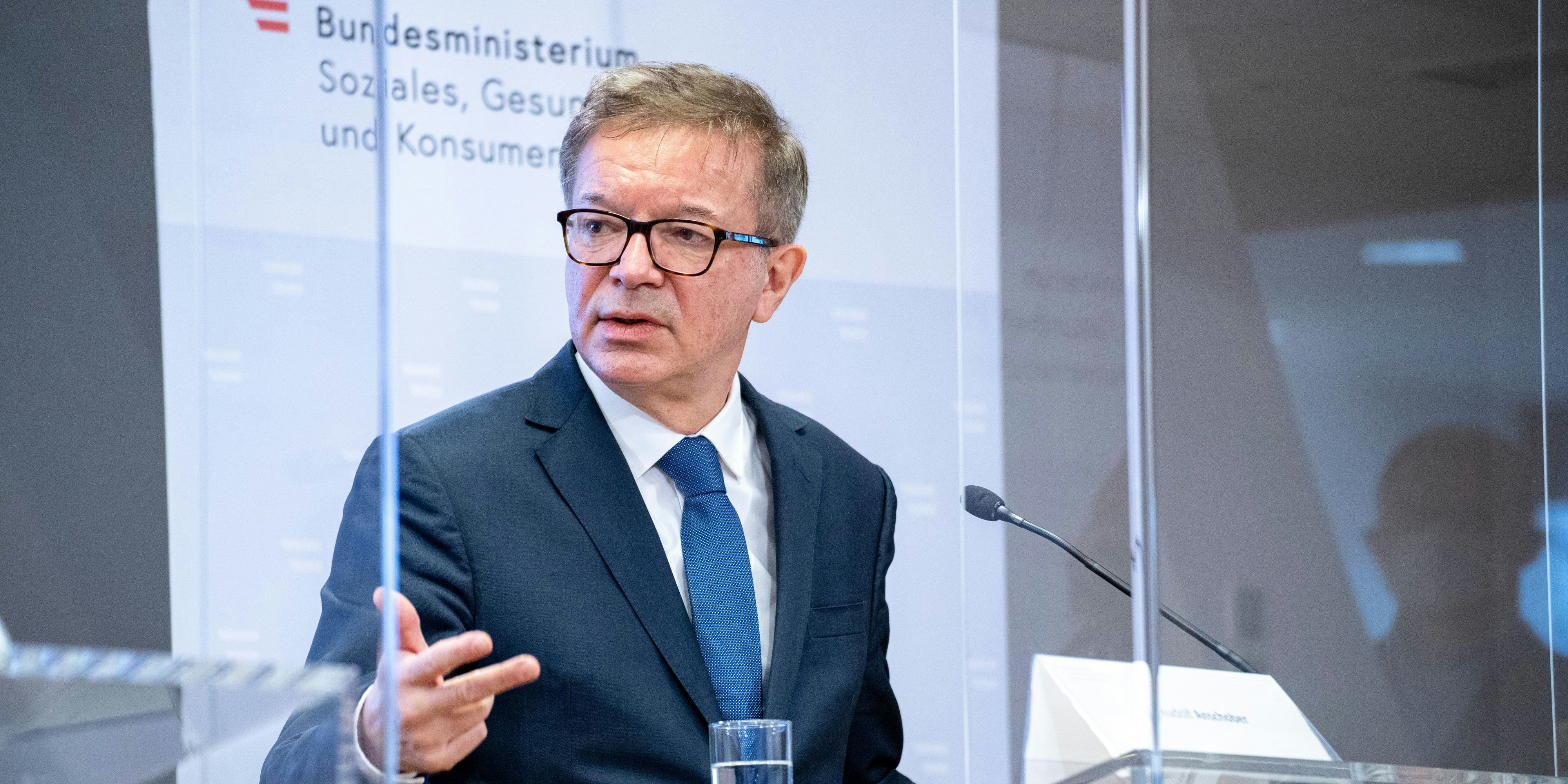 Gesundheitsminister Rudolf Anschober (GRÜNE) bei der Pressekonferenz am 08.01.2021 