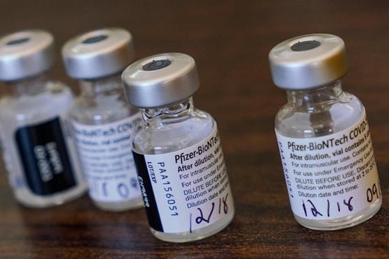 Impfdosen von Biontech/Pfizer