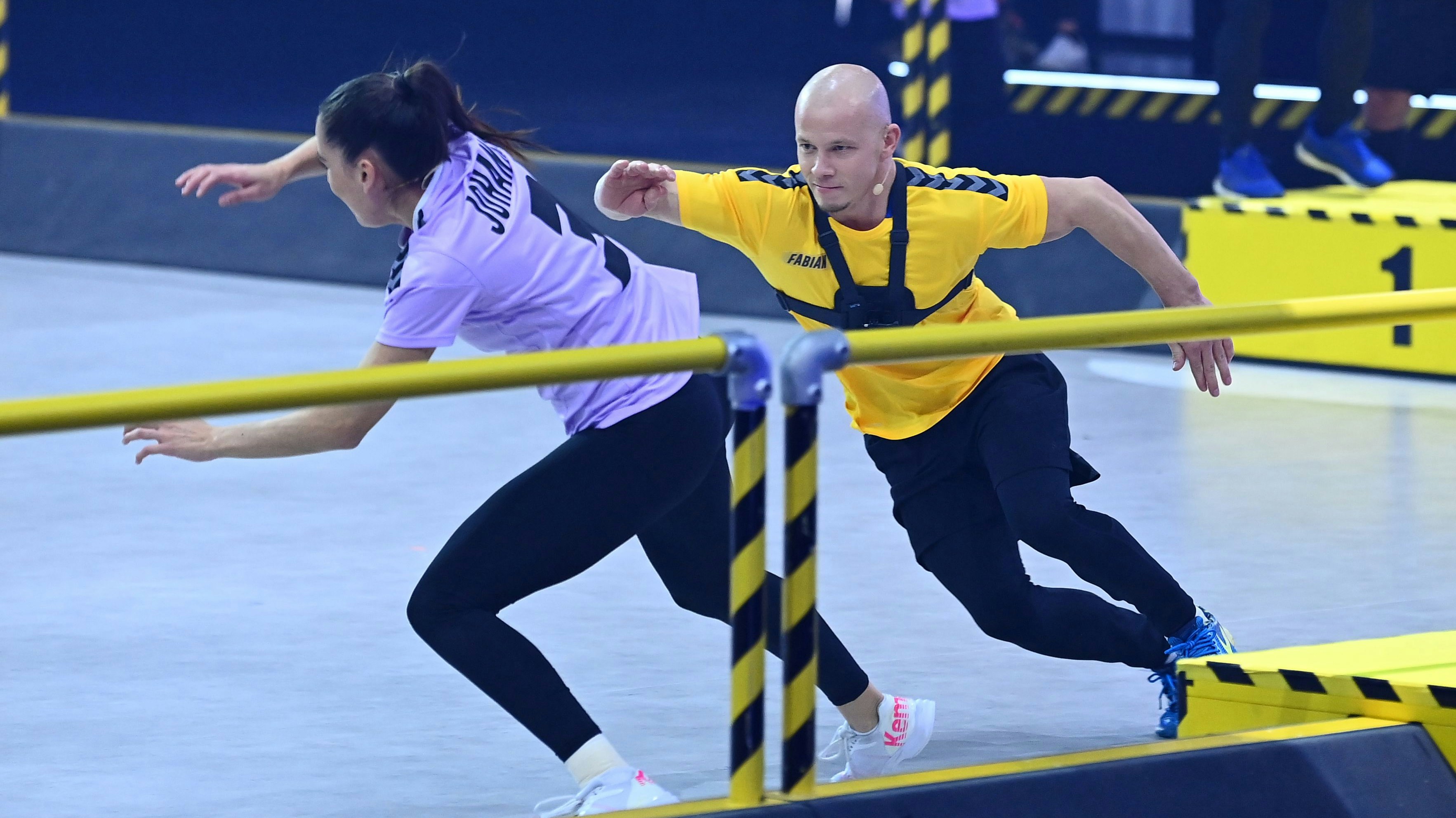 Für seine Teilnahme an "Catch! Die deutsche Meisterschaft in Fangen" zahlt <strong>Fabian Hambüchen</strong> einen schmerzhaften Preis.