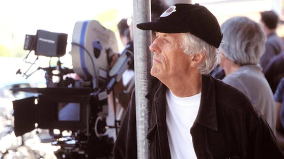 Der britische Regisseur Michael Apted ist im Alter von 79 Jahren verstorben.