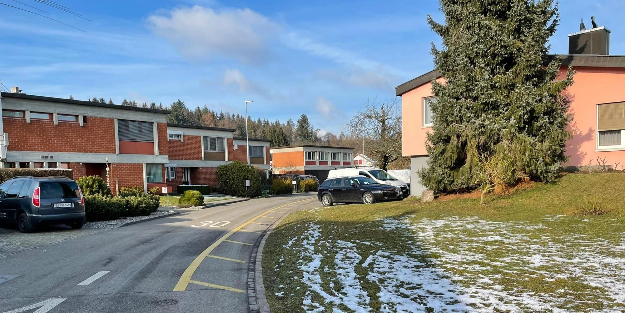 Der Unfall ereignete sich im Quartier Rütiweg in der Schweiz.