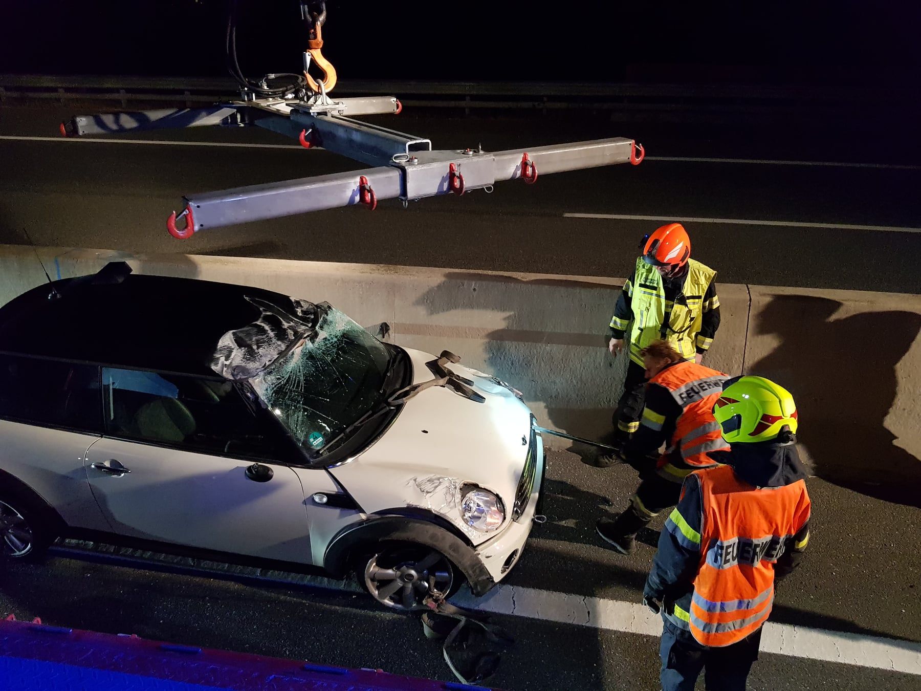Auf der S5 fand die Autobahnpolizei ein verunfalltes Wrack vor.