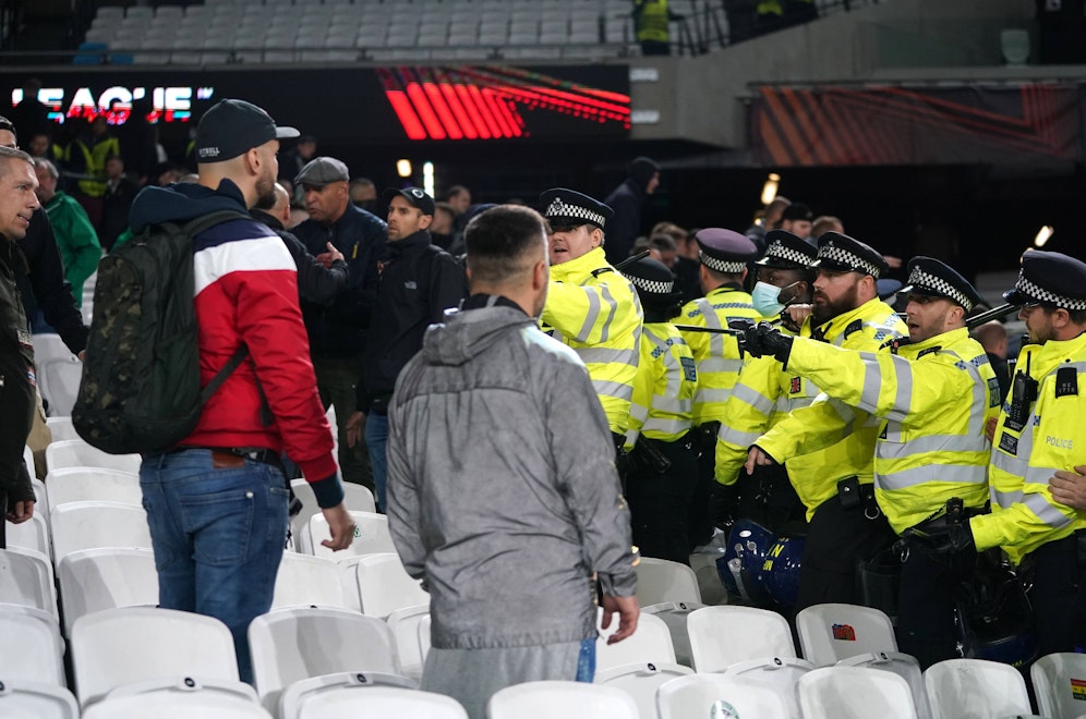 Rund um das Spiel kam es zu drei Festnahmen. 