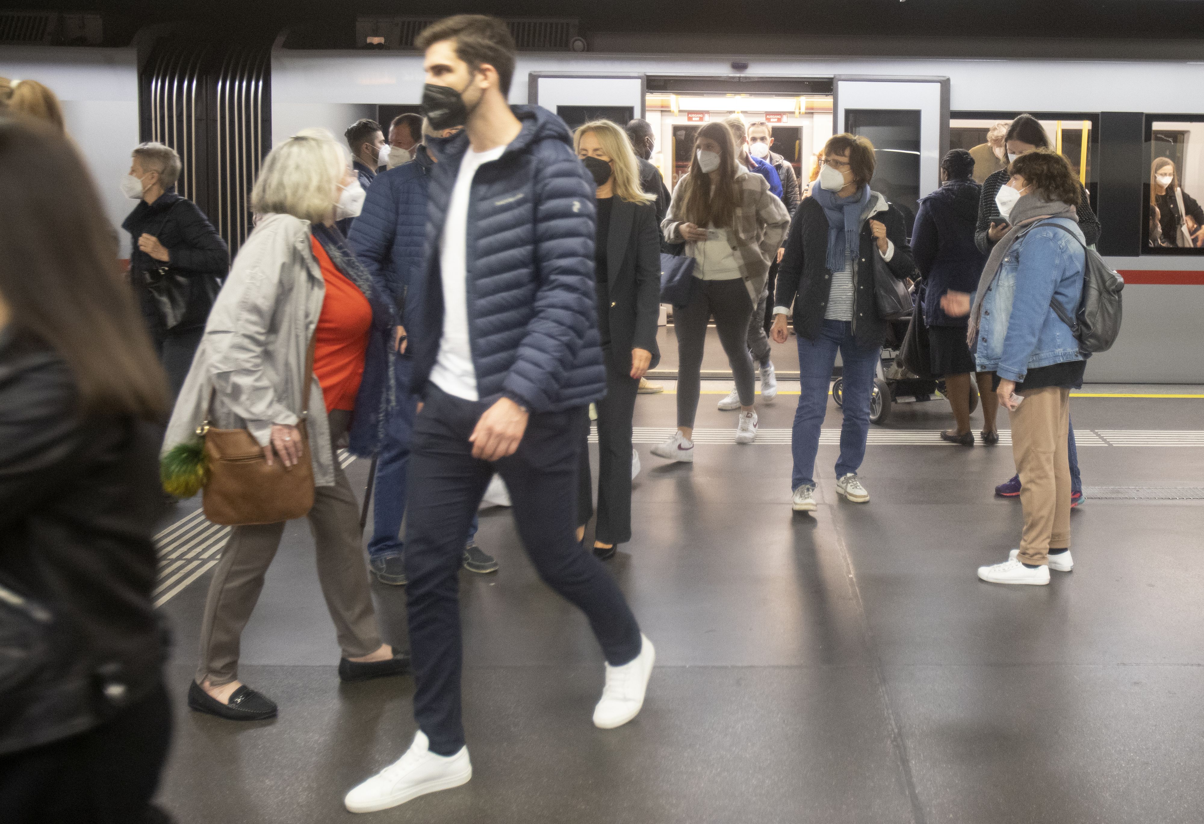 In allen öffentlichen Verkehrsmitteln in Österreich ist die FFP2-Masken-Pflicht.