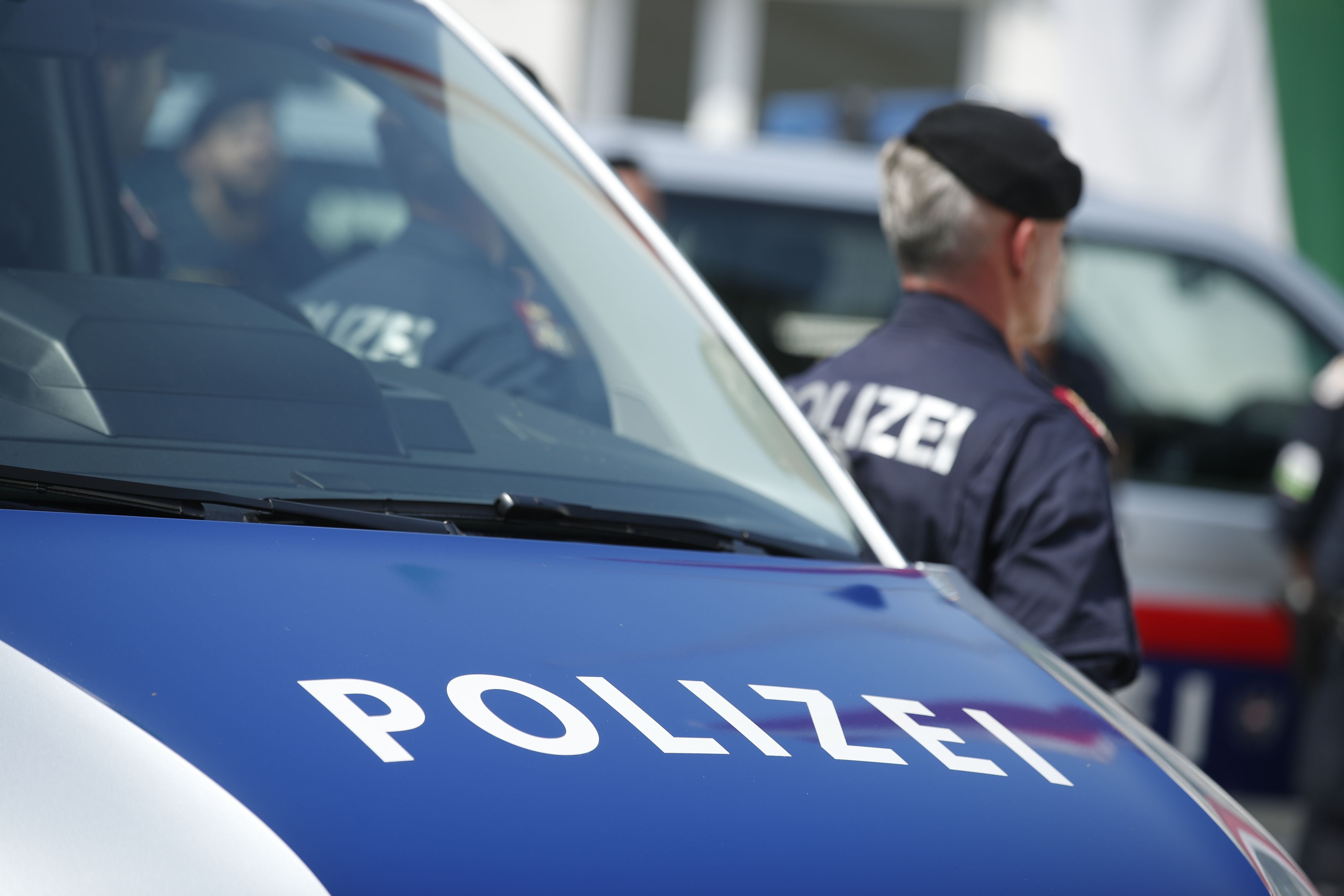 Fünf Beamte wurden von dem 59-Jährigen attackiert und verletzt.
