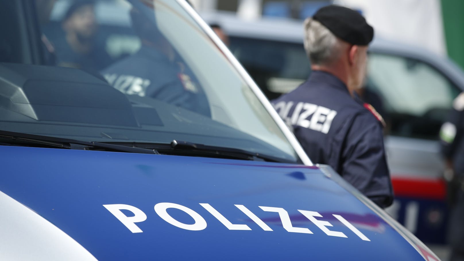 In Wien-Simmering wurde ein 47-Jähriger dabei erwischt, wie er gerade Autos versuchte aufzubrechen.