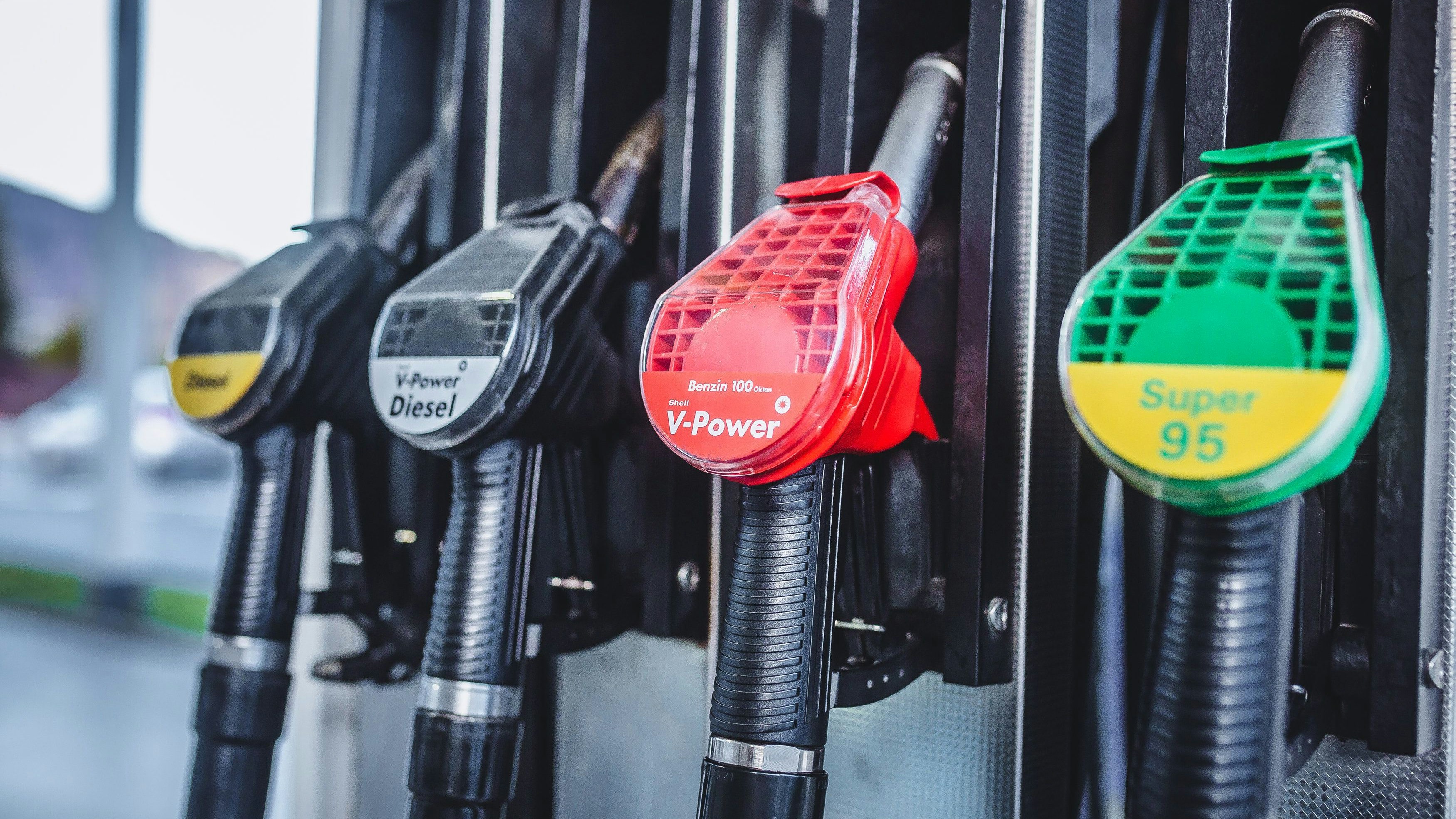 Neue CO2-Steuer kommt - und macht den Spritpreis teurer.