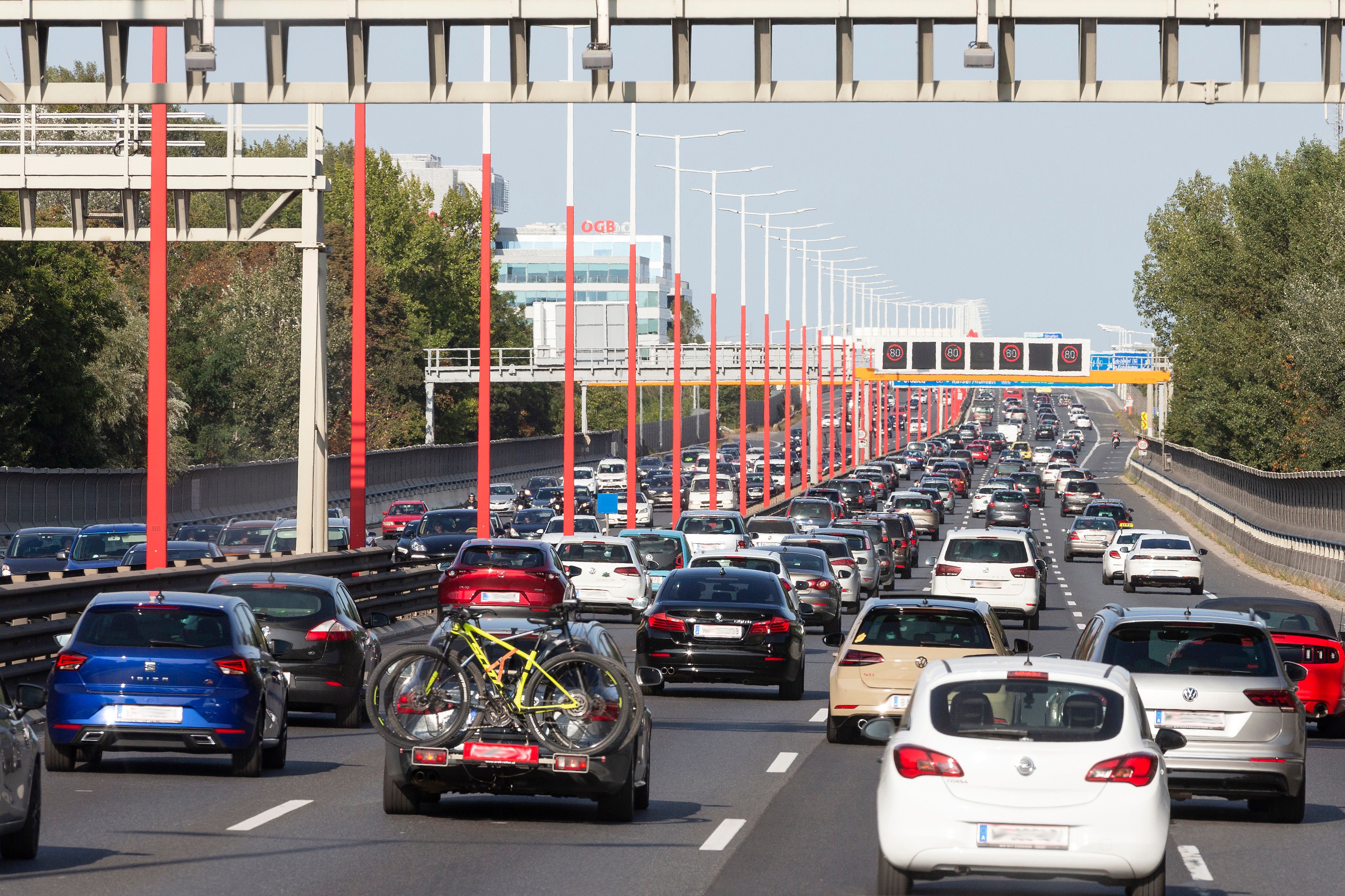 Autofahrer werden zur Kassa gebeten. Doch: Der Umstieg auf umweltbewusste Verkehrsmittel wird belohnt.&nbsp;