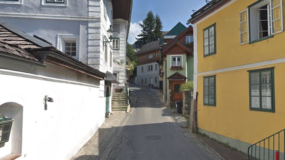 Blick ortsauswärts in die Kirchengasse von Bad Aussee.