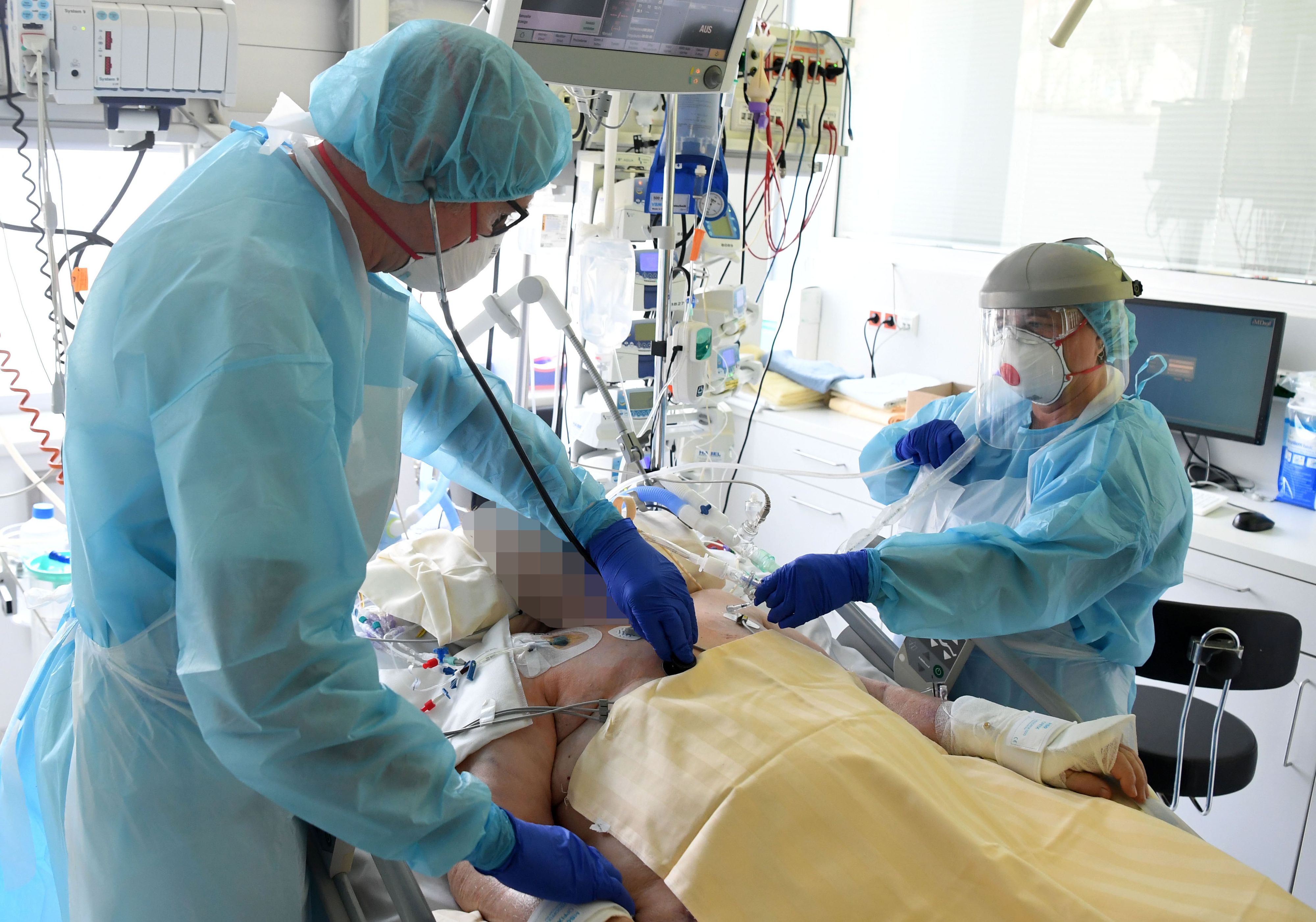 Noch immer liegen mehr als 200 Covid-Patienten in Österreich auf Intensivstationen.